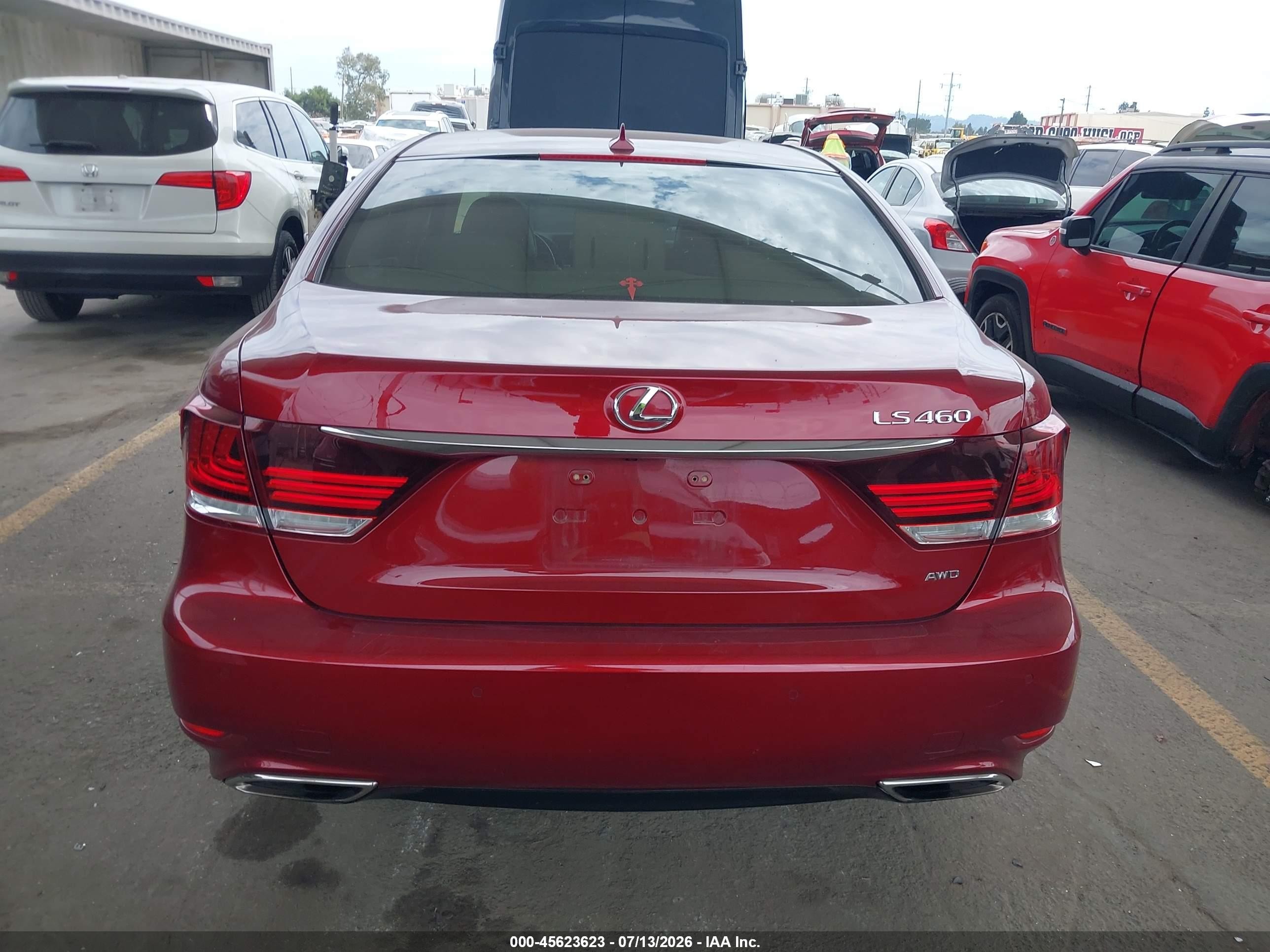 2013 Lexus Ls 460   Red vin: JTHCL5EF3D5017705