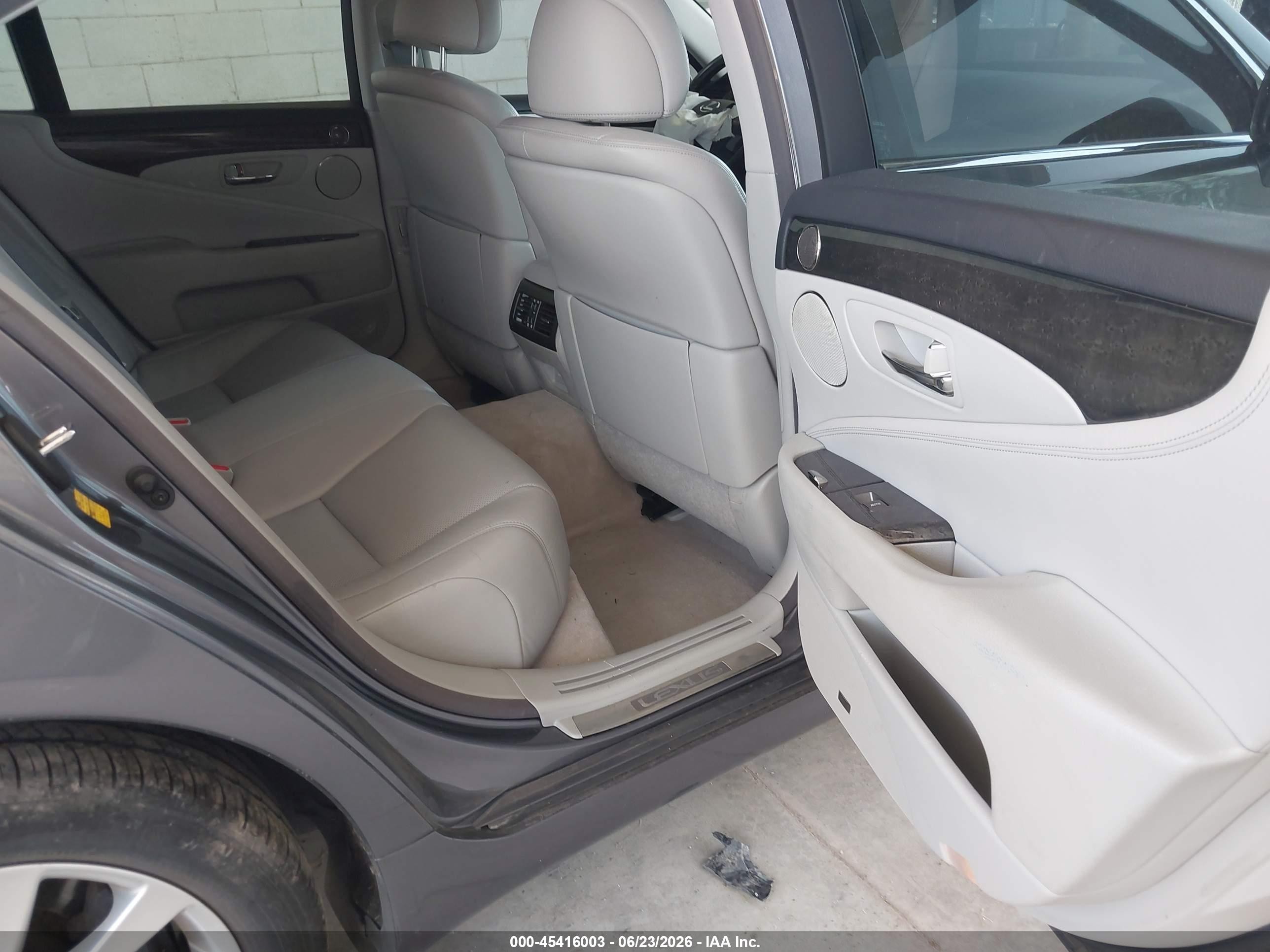 2012 Lexus Ls 460   Gray vin: JTHCL5EF4C5013550