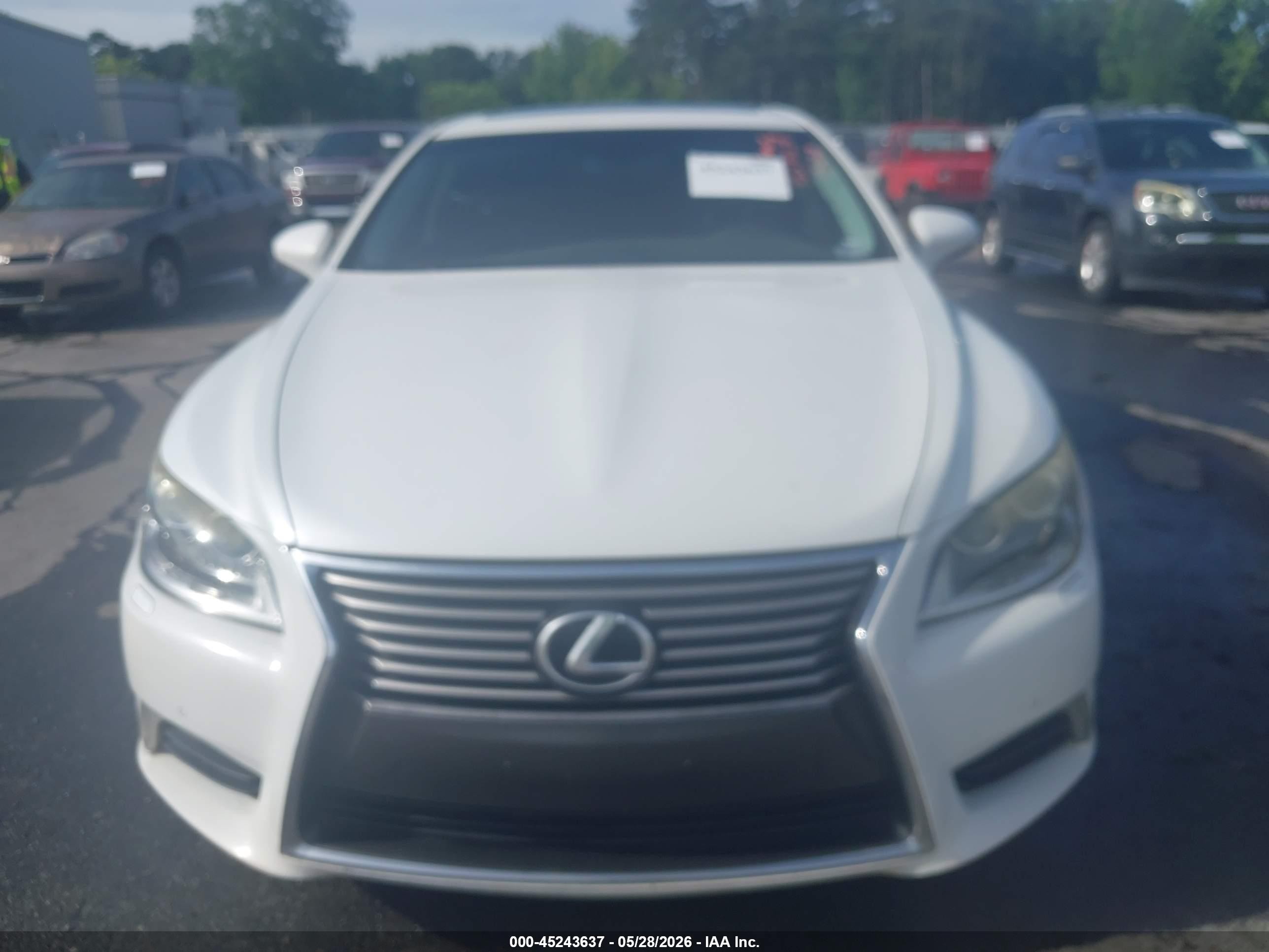 2013 Lexus Ls 460   White vin: JTHCL5EF4D5019222