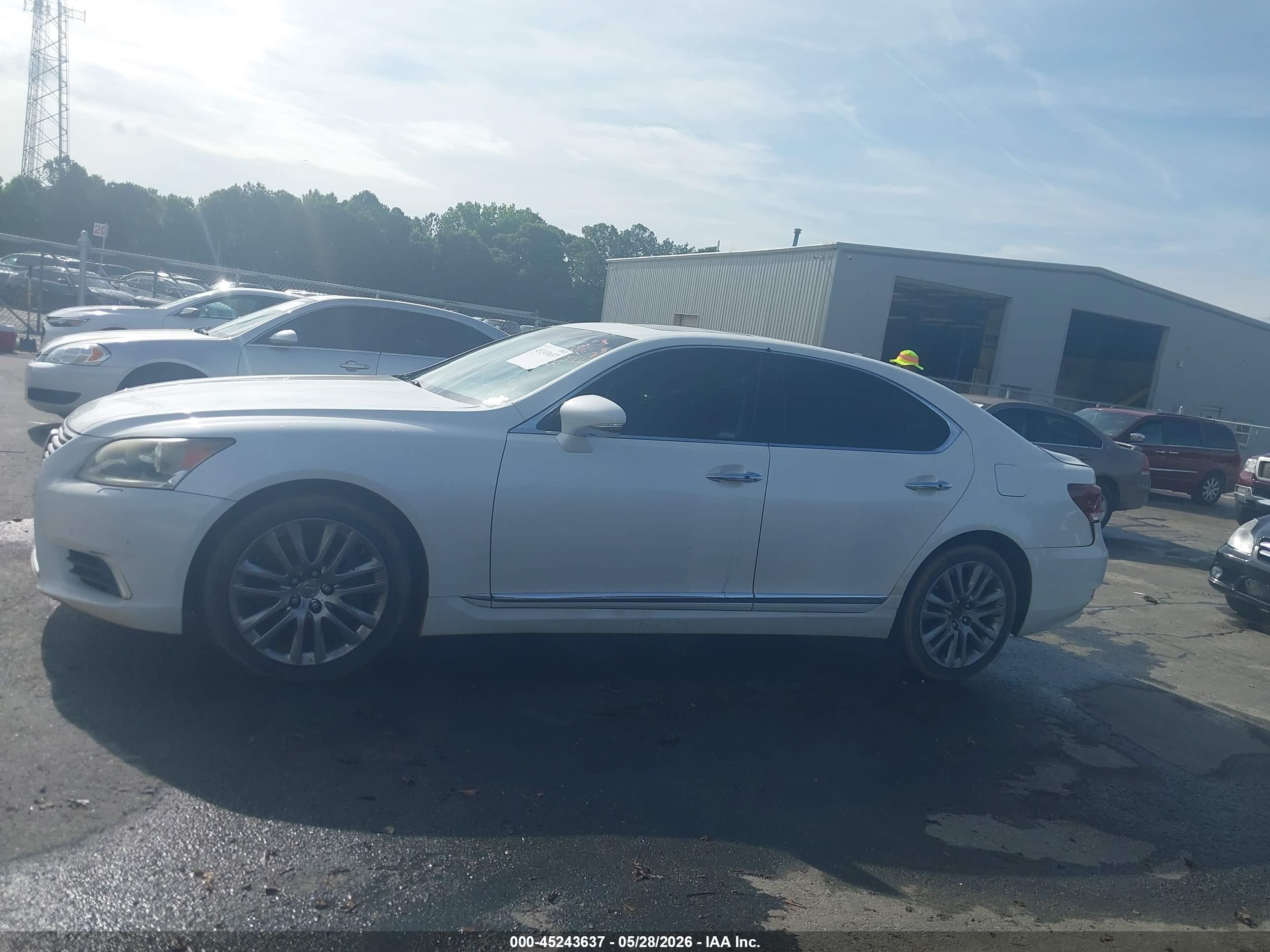 2013 Lexus Ls 460   White vin: JTHCL5EF4D5019222