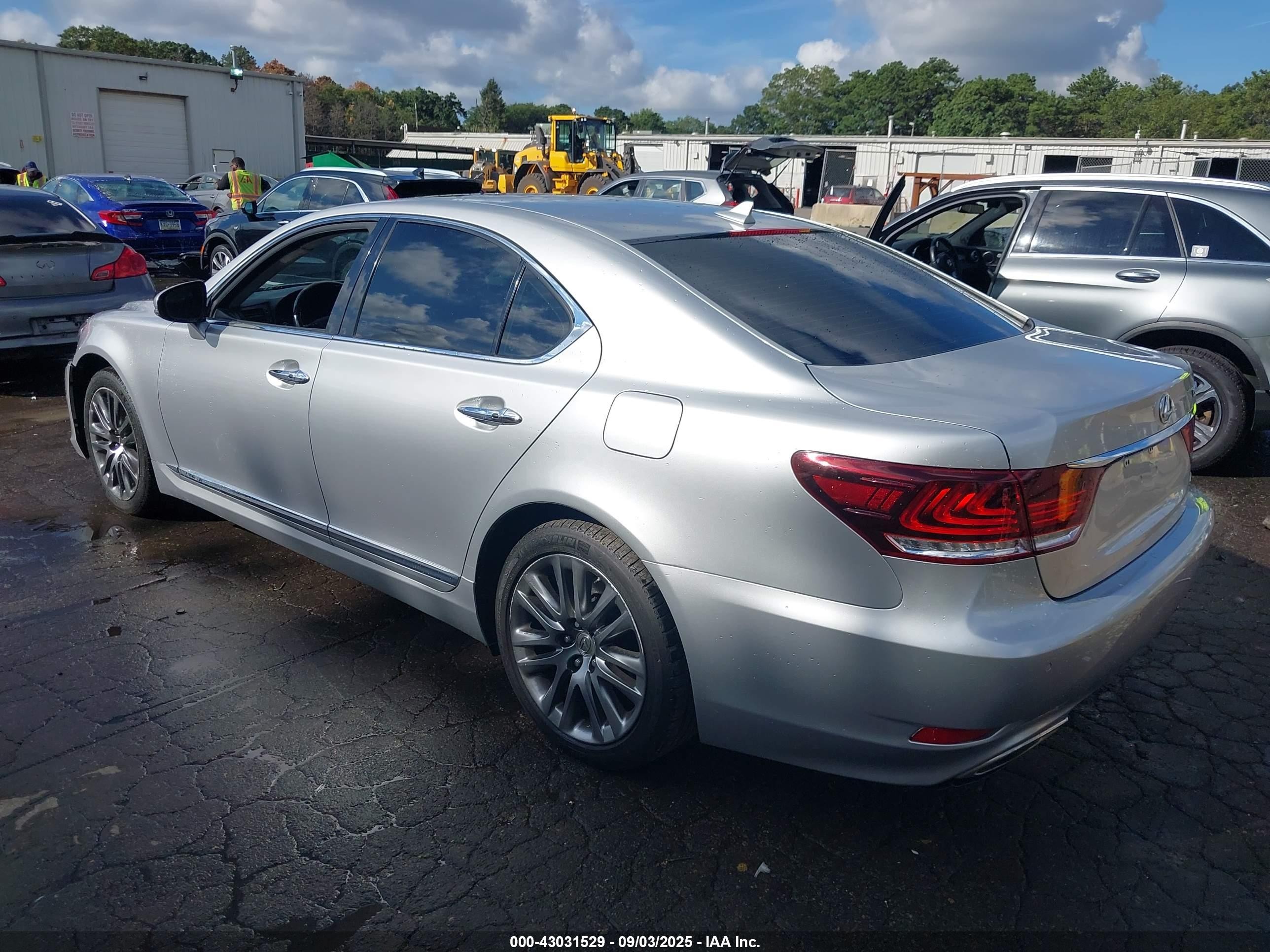 2013 Lexus Ls 460 Серебряный vin: JTHCL5EF4D5019317