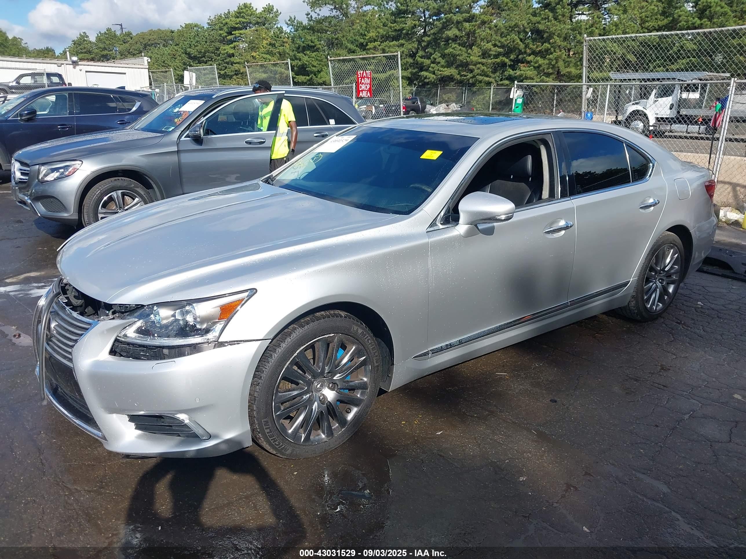 2013 Lexus Ls 460 Серебряный vin: JTHCL5EF4D5019317