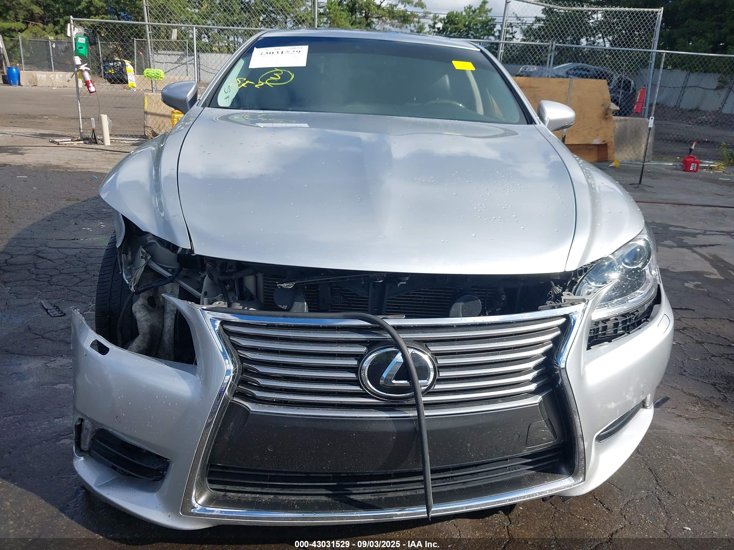 2013 Lexus Ls 460 Серебряный vin: JTHCL5EF4D5019317