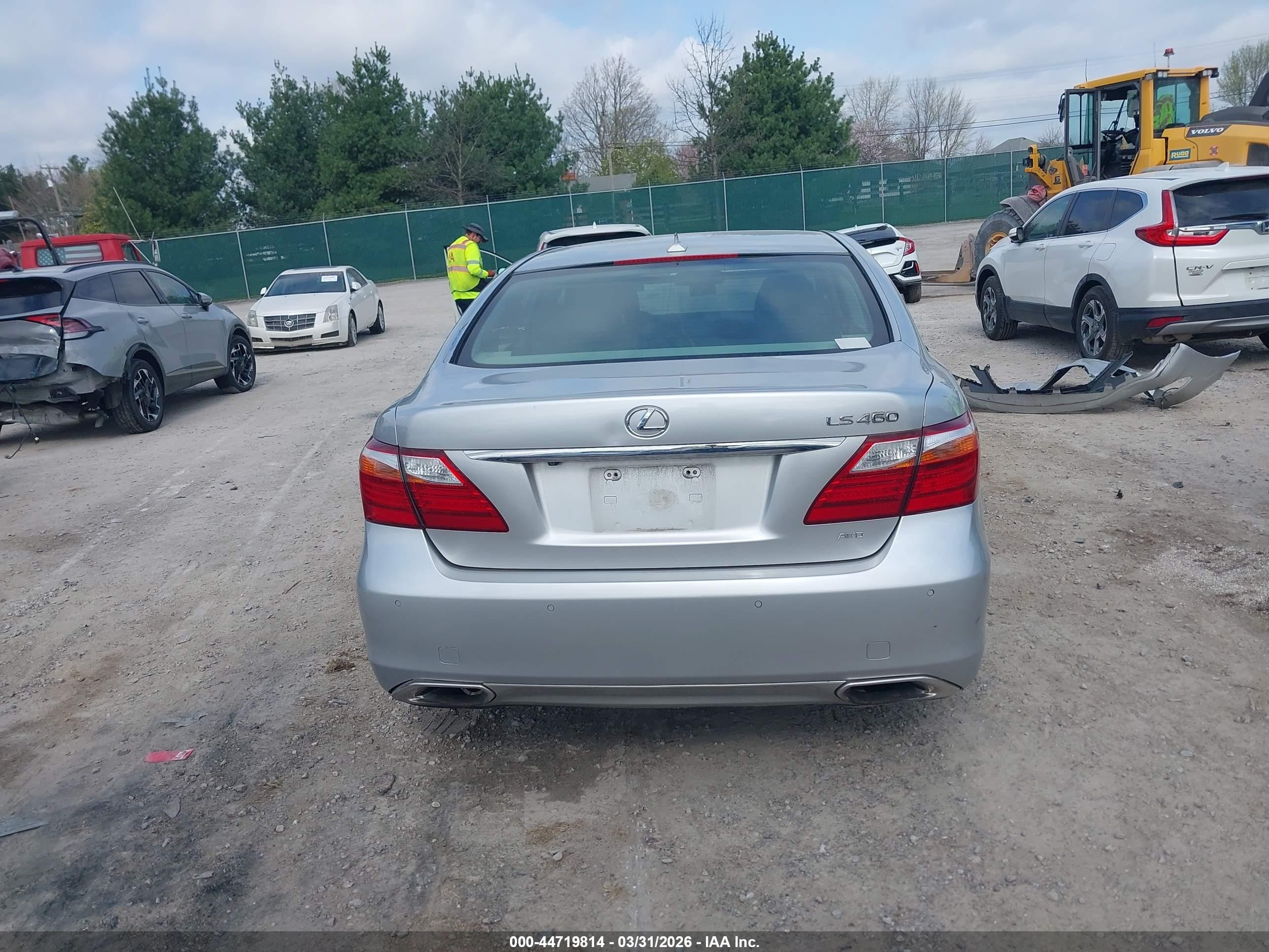 2011 Lexus Ls 460   Silver vin: JTHCL5EF5B5009344