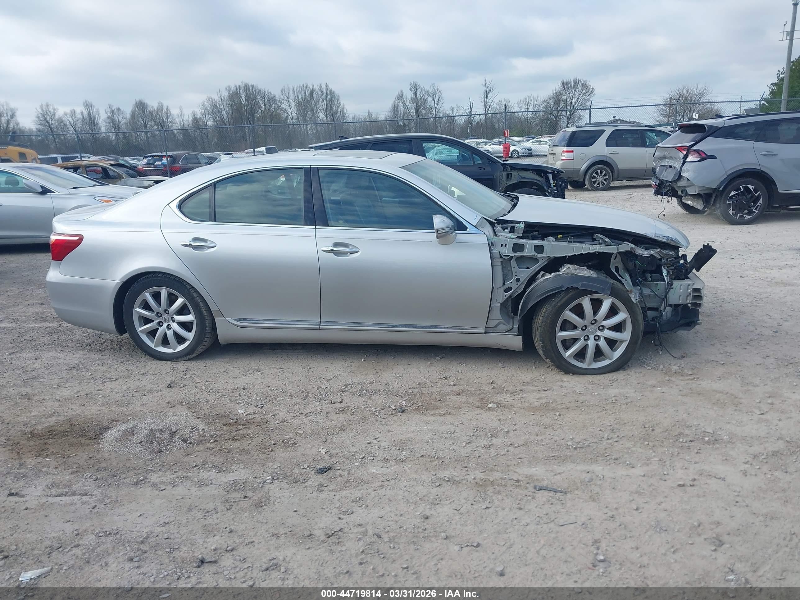 2011 Lexus Ls 460   Silver vin: JTHCL5EF5B5009344