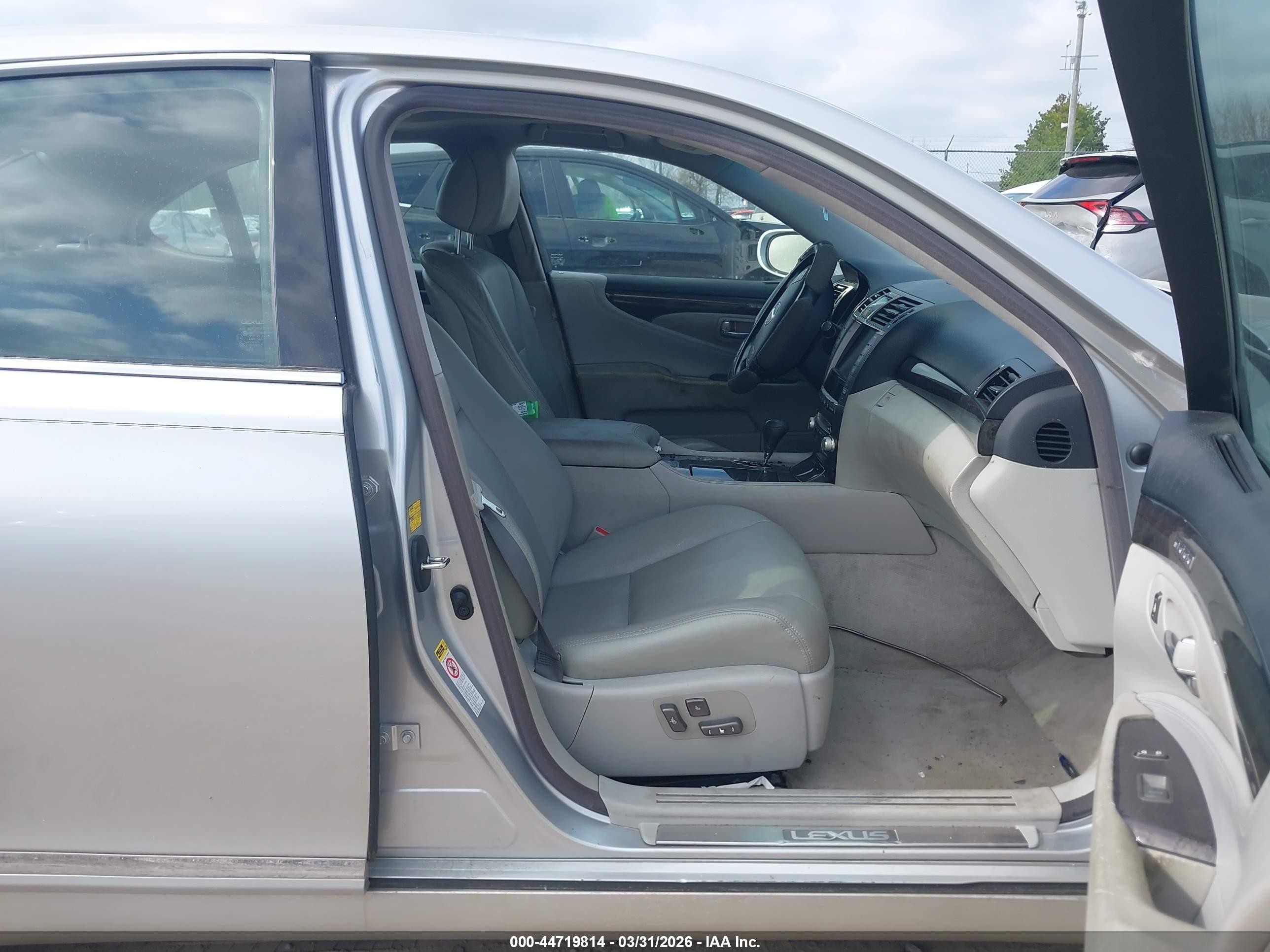 2011 Lexus Ls 460   Silver vin: JTHCL5EF5B5009344