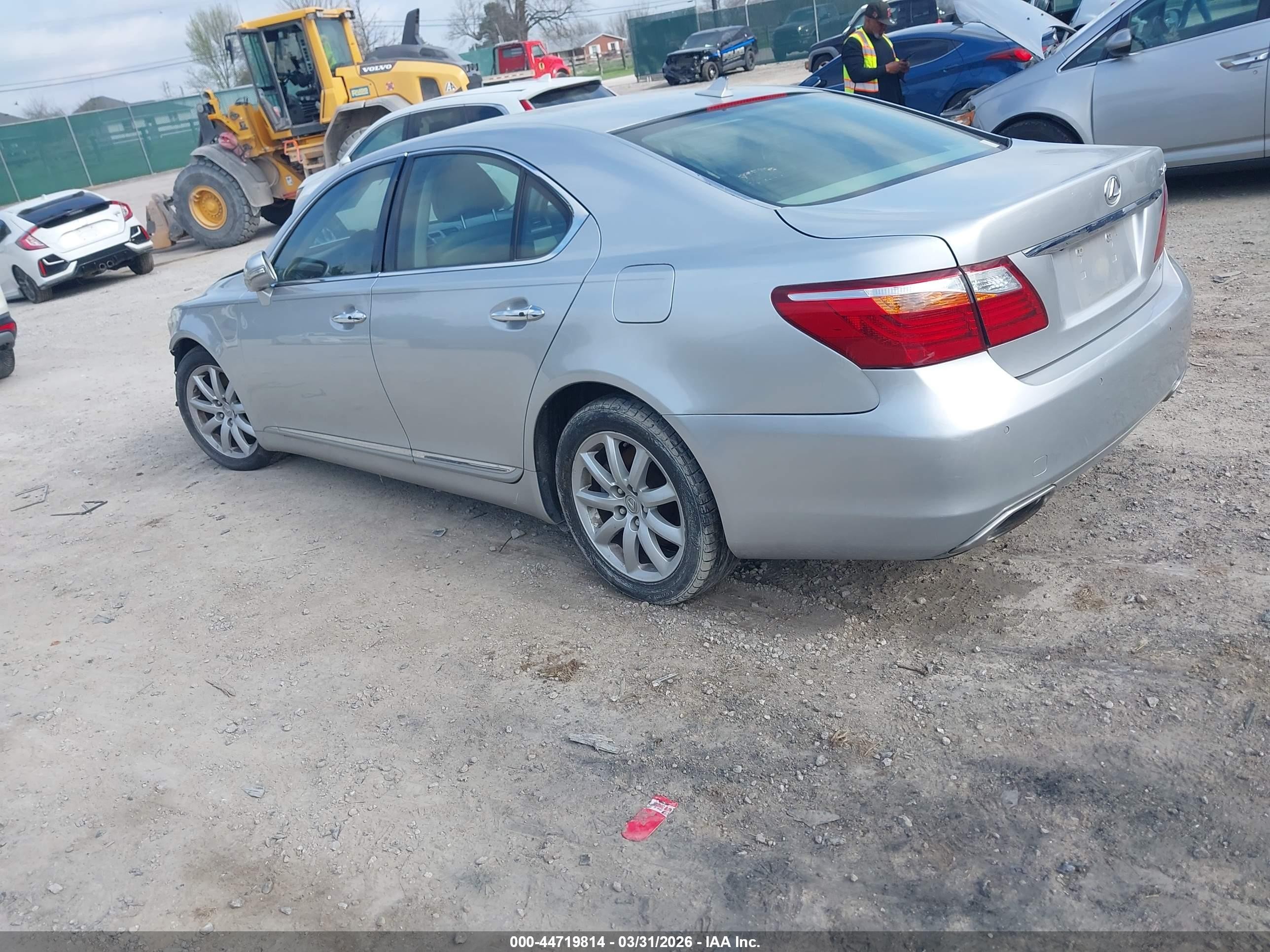 2011 Lexus Ls 460   Silver vin: JTHCL5EF5B5009344