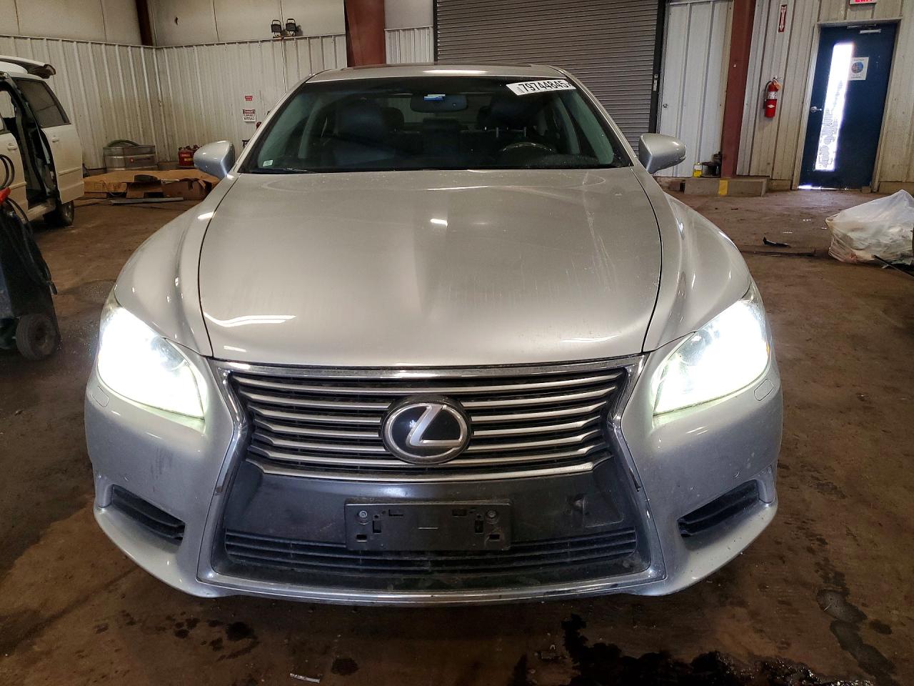 2015 Lexus Ls 460 Base Silver vin: JTHCL5EF5F5024366
