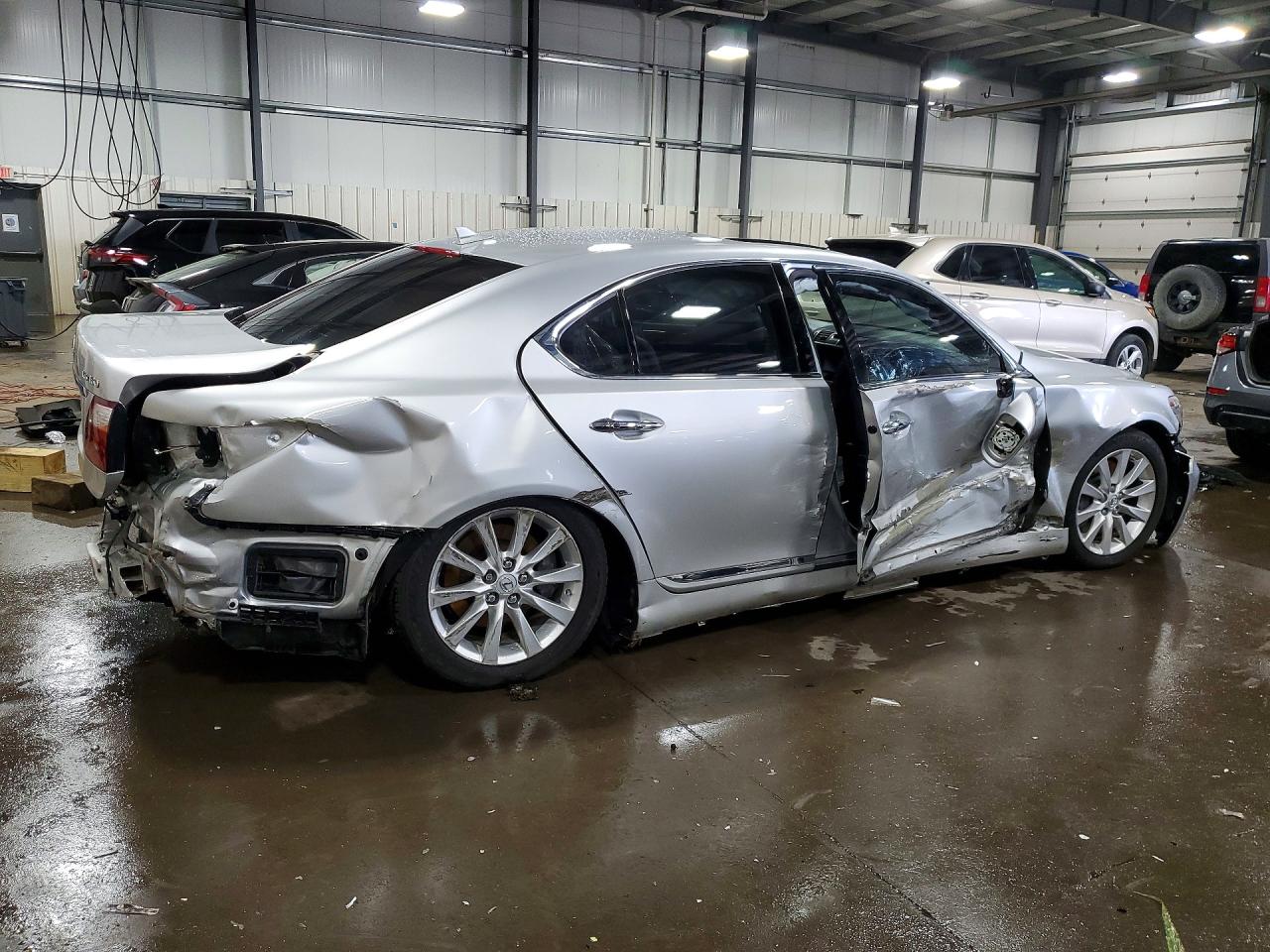2010 Lexus Ls 460 Серебряный vin: JTHCL5EF6A5005527