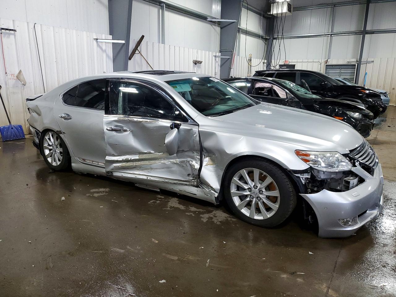 2010 Lexus Ls 460 Серебряный vin: JTHCL5EF6A5005527