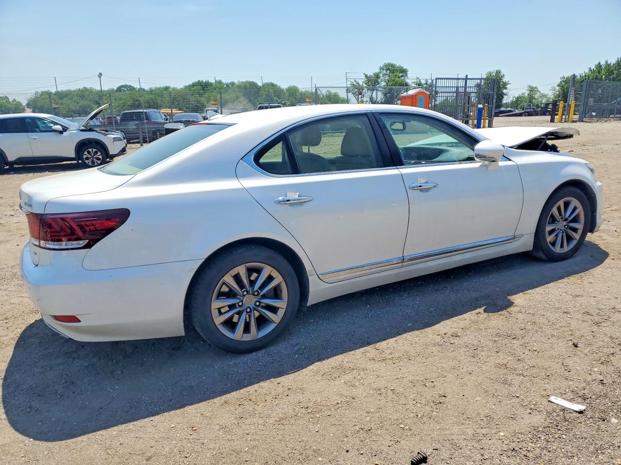 2013 Lexus Ls 460 White vin: JTHCL5EF6D5016385