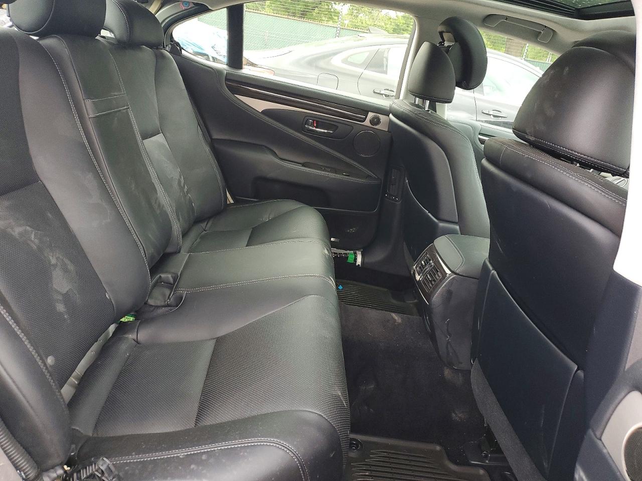 2014 Lexus Ls 460 Серебряный vin: JTHCL5EF6E5020583