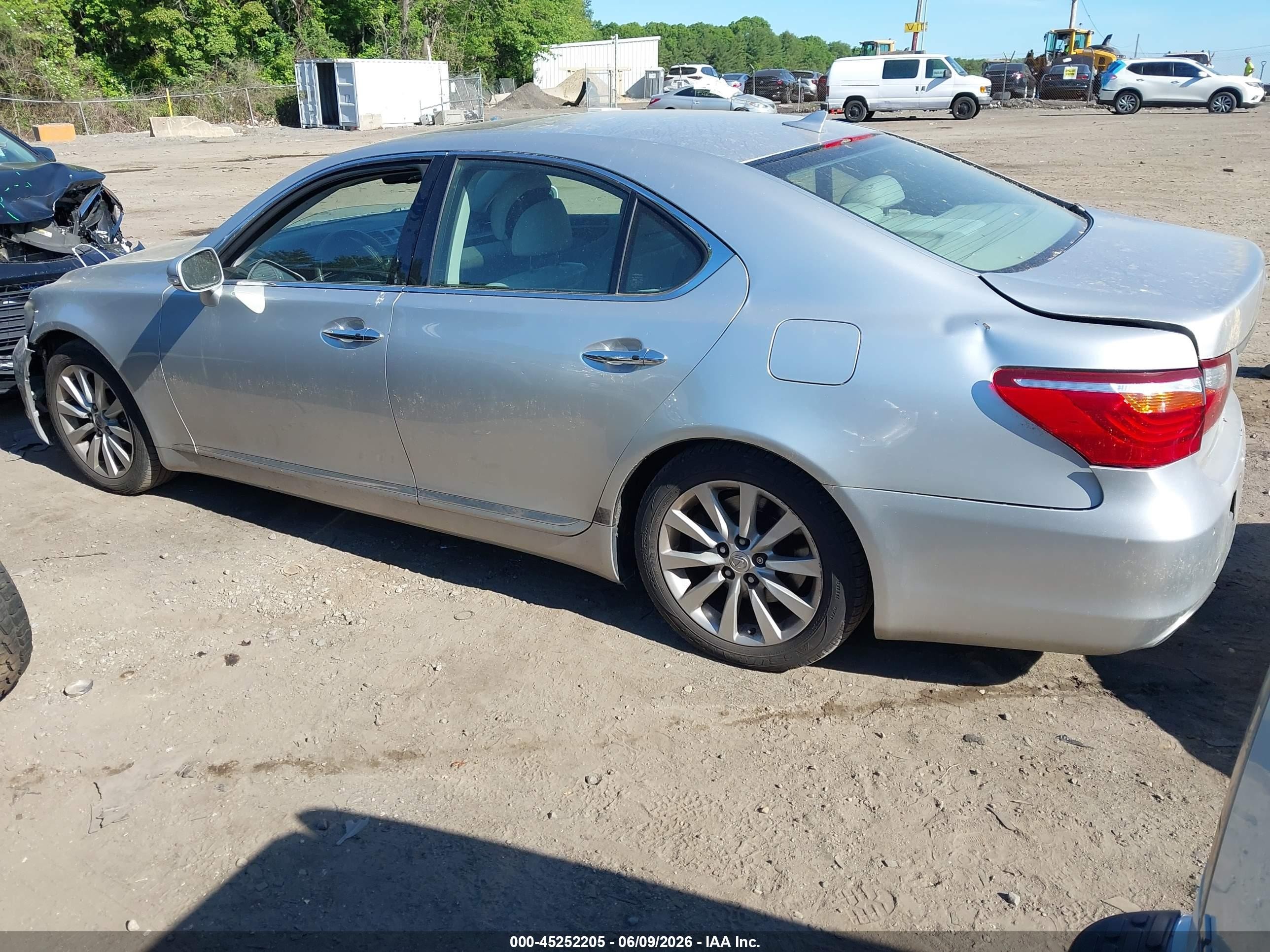 2012 Lexus Ls 460   Silver vin: JTHCL5EF7C5014255