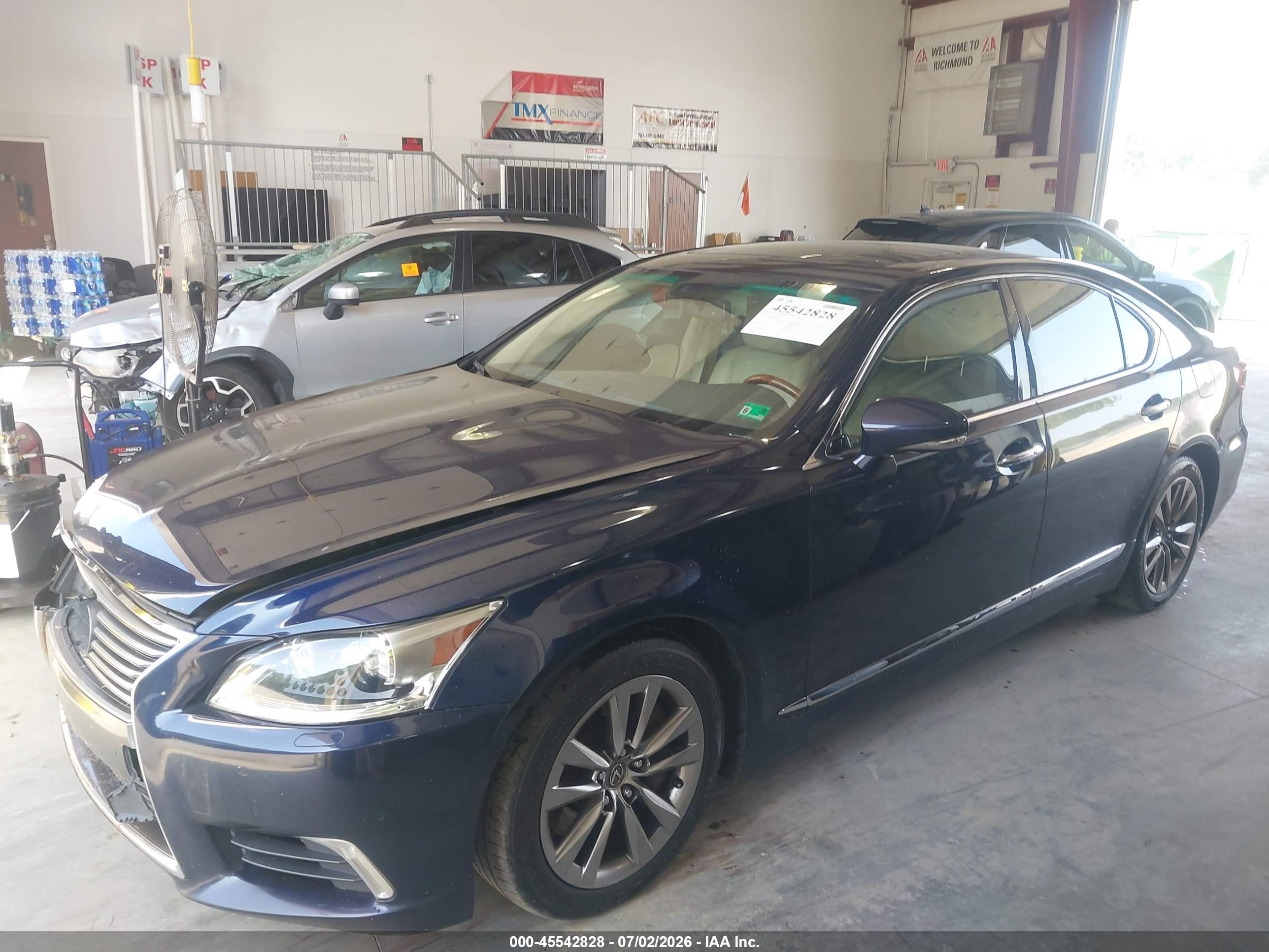 2013 Lexus Ls 460   Синий vin: JTHCL5EF7D5017514