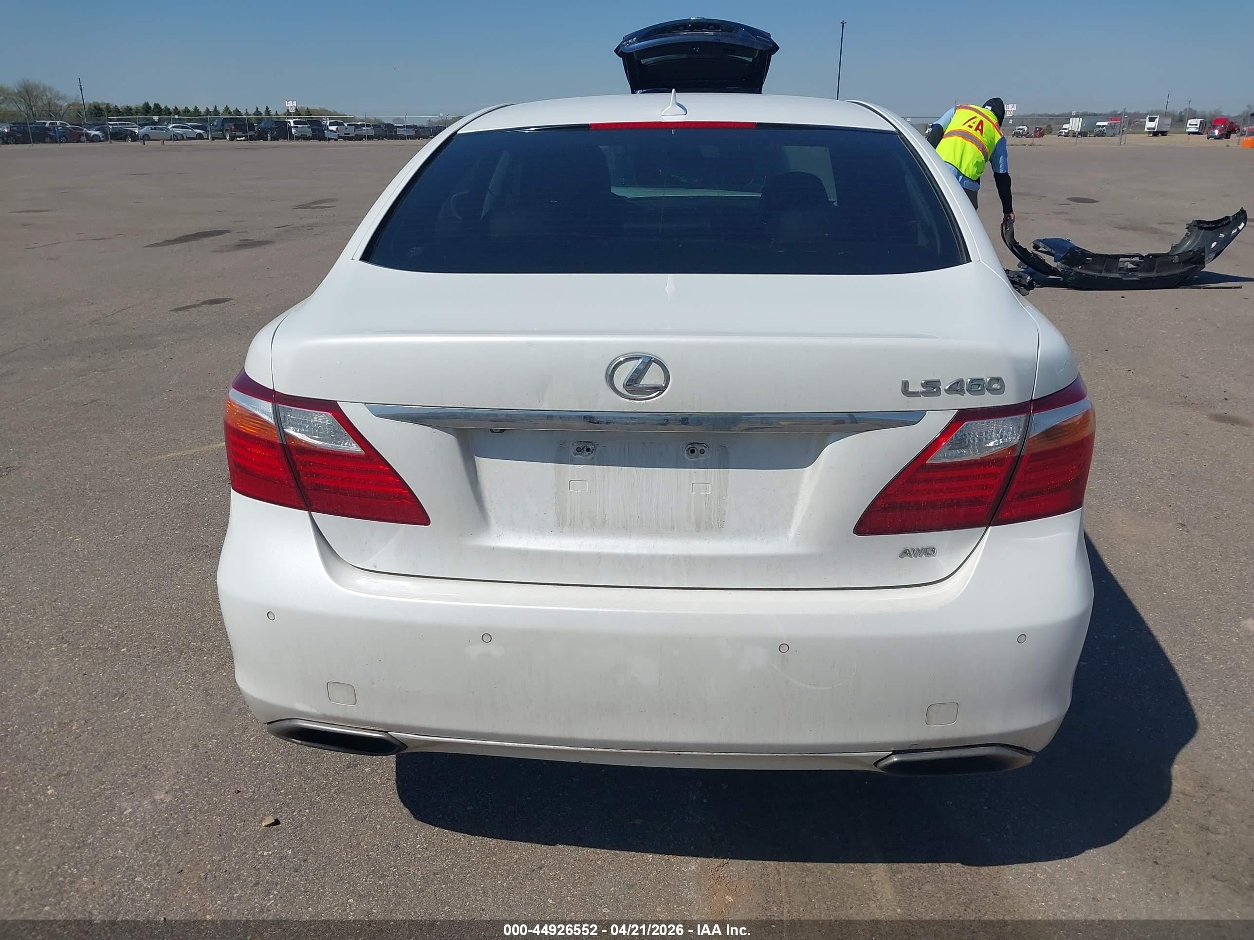 2011 Lexus Ls 460   White vin: JTHCL5EF8B5009208