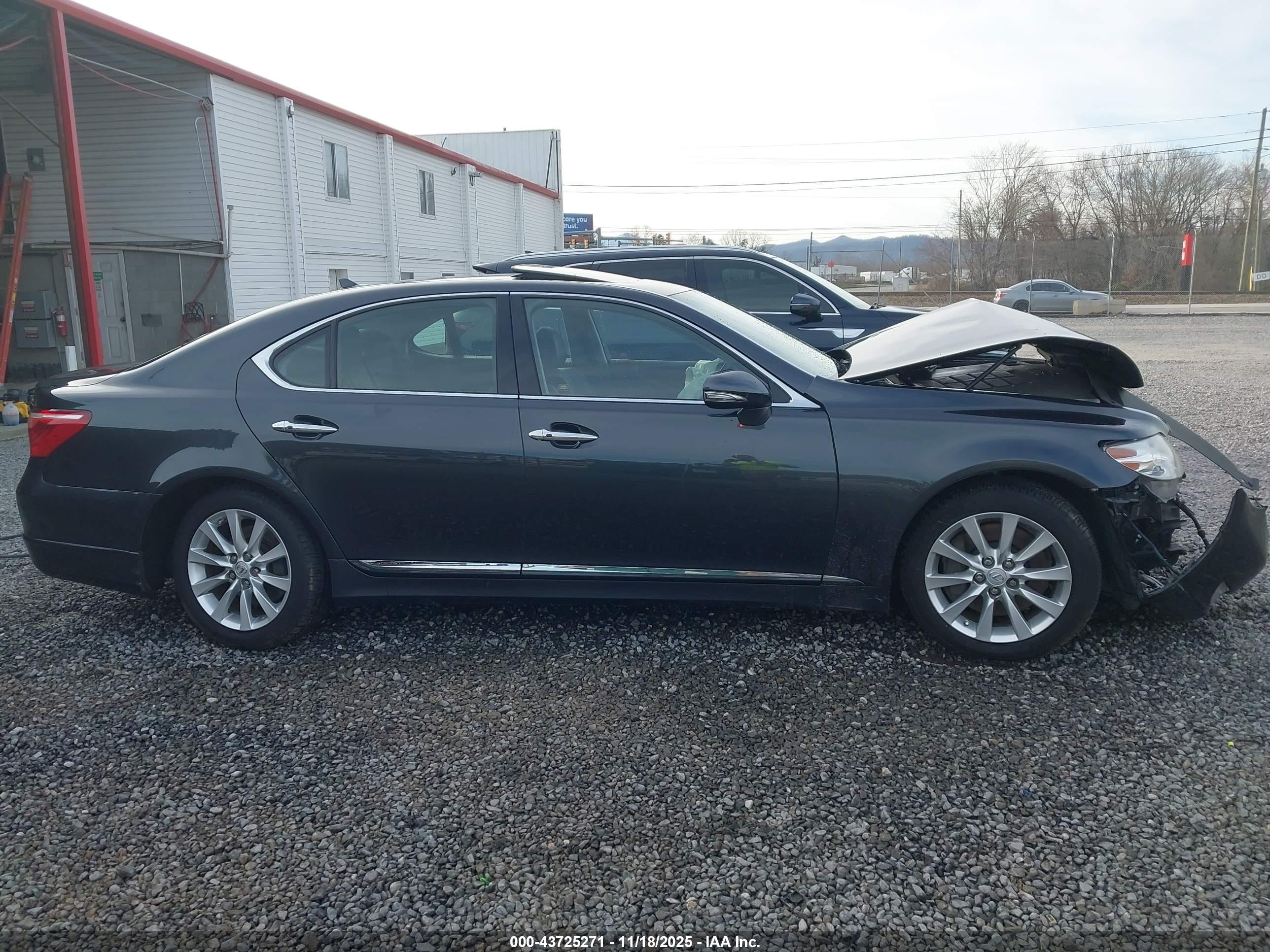 2011 Lexus Ls 460   Gray vin: JTHCL5EF8B5011721