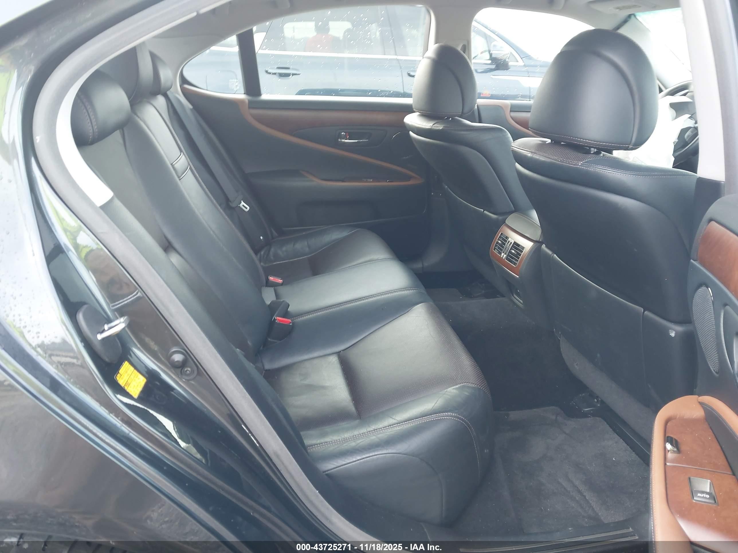 2011 Lexus Ls 460   Gray vin: JTHCL5EF8B5011721