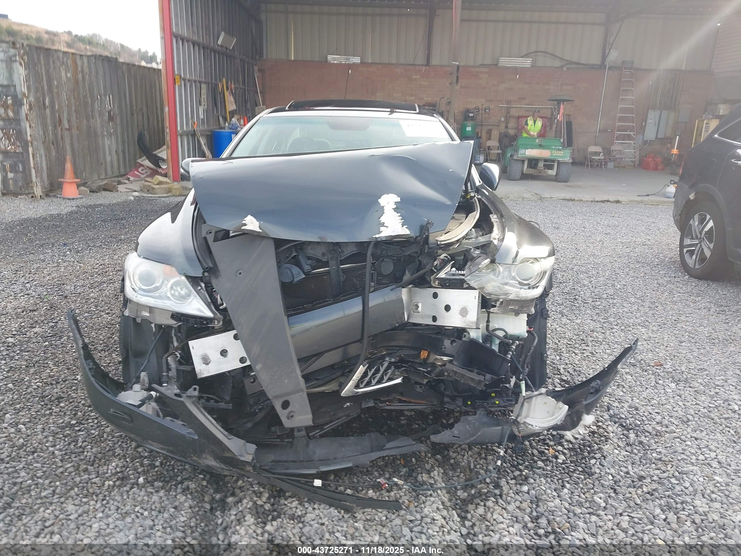 2011 Lexus Ls 460   Gray vin: JTHCL5EF8B5011721
