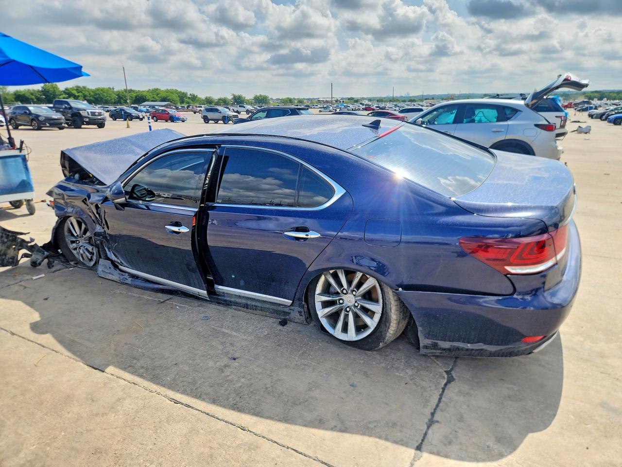 2013 Lexus Ls 460 Blue vin: JTHCL5EF8D5017571