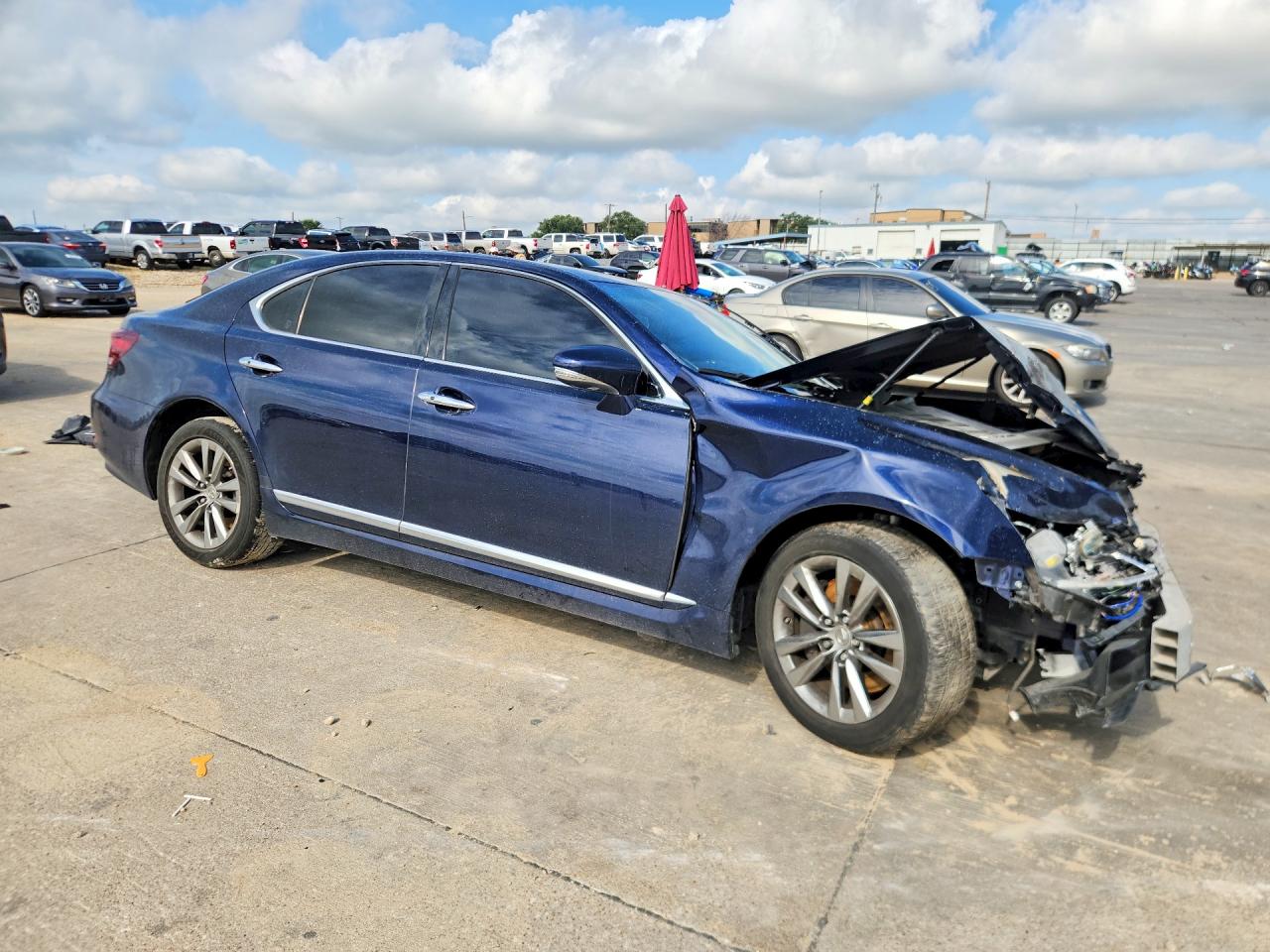 2013 Lexus Ls 460 Blue vin: JTHCL5EF8D5017571