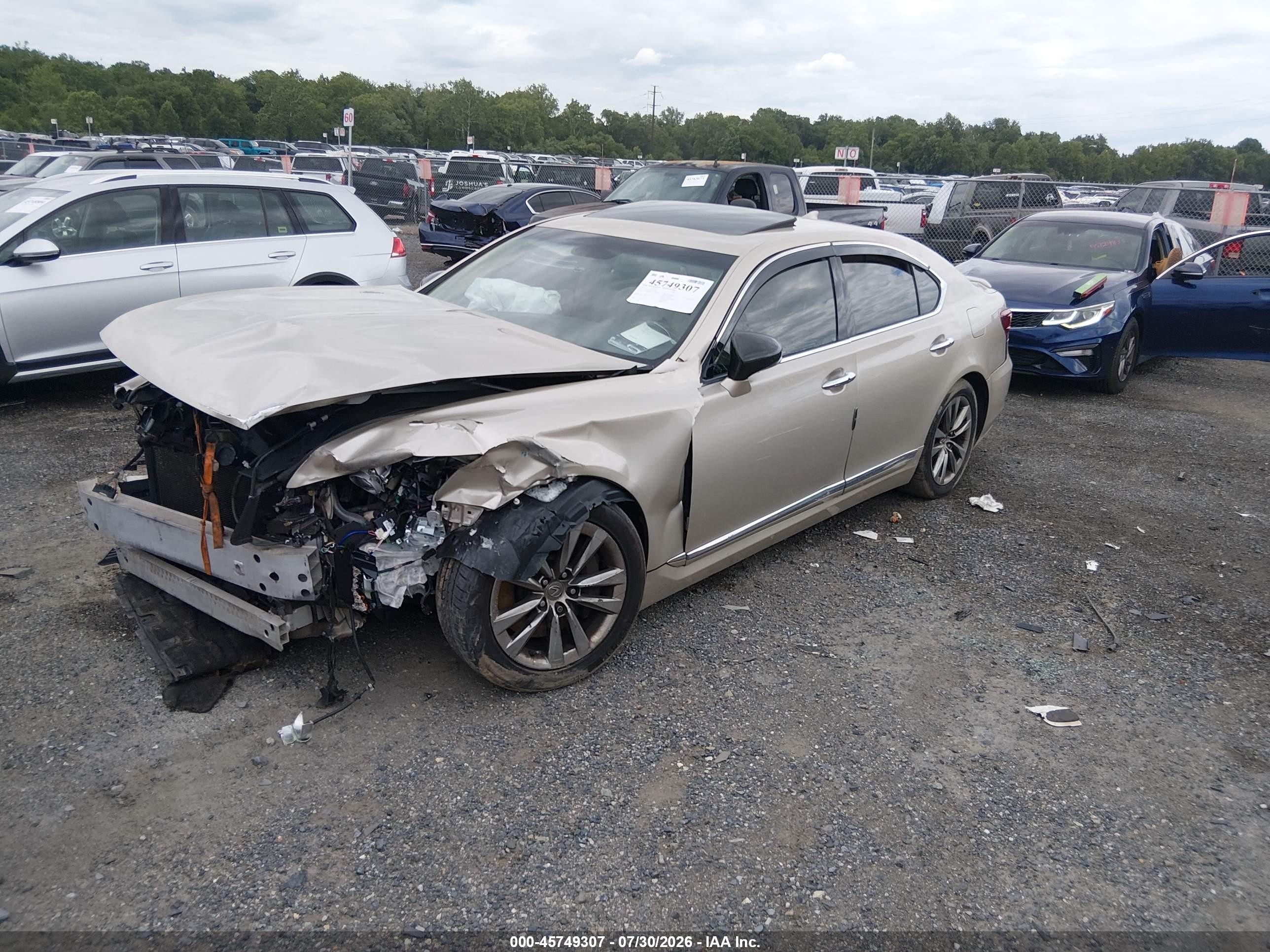 2015 Lexus Ls 460   Champagne vin: JTHCL5EF8F5023566