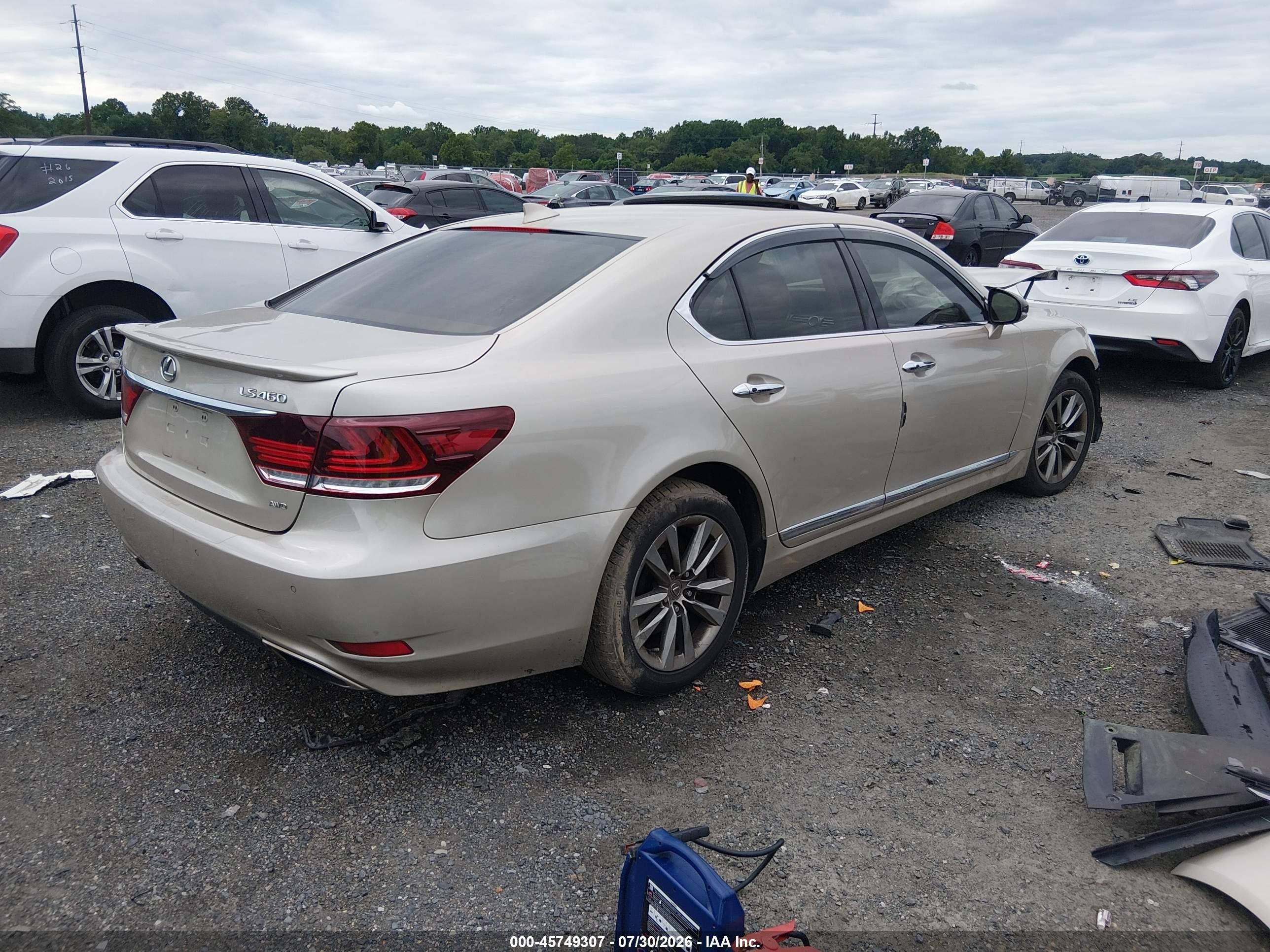 2015 Lexus Ls 460   Champagne vin: JTHCL5EF8F5023566
