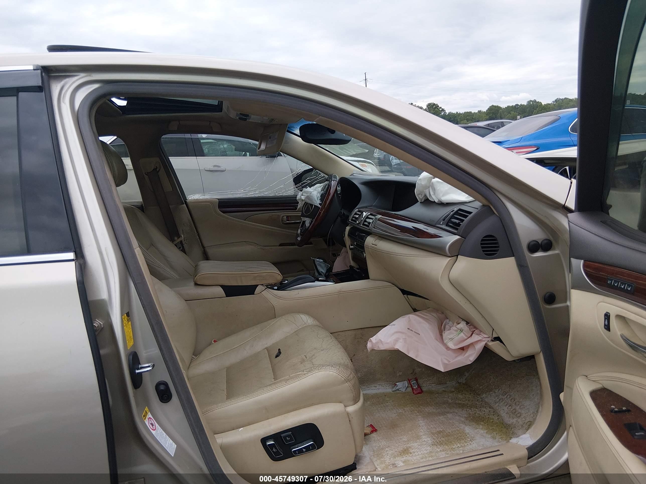 2015 Lexus Ls 460   Champagne vin: JTHCL5EF8F5023566