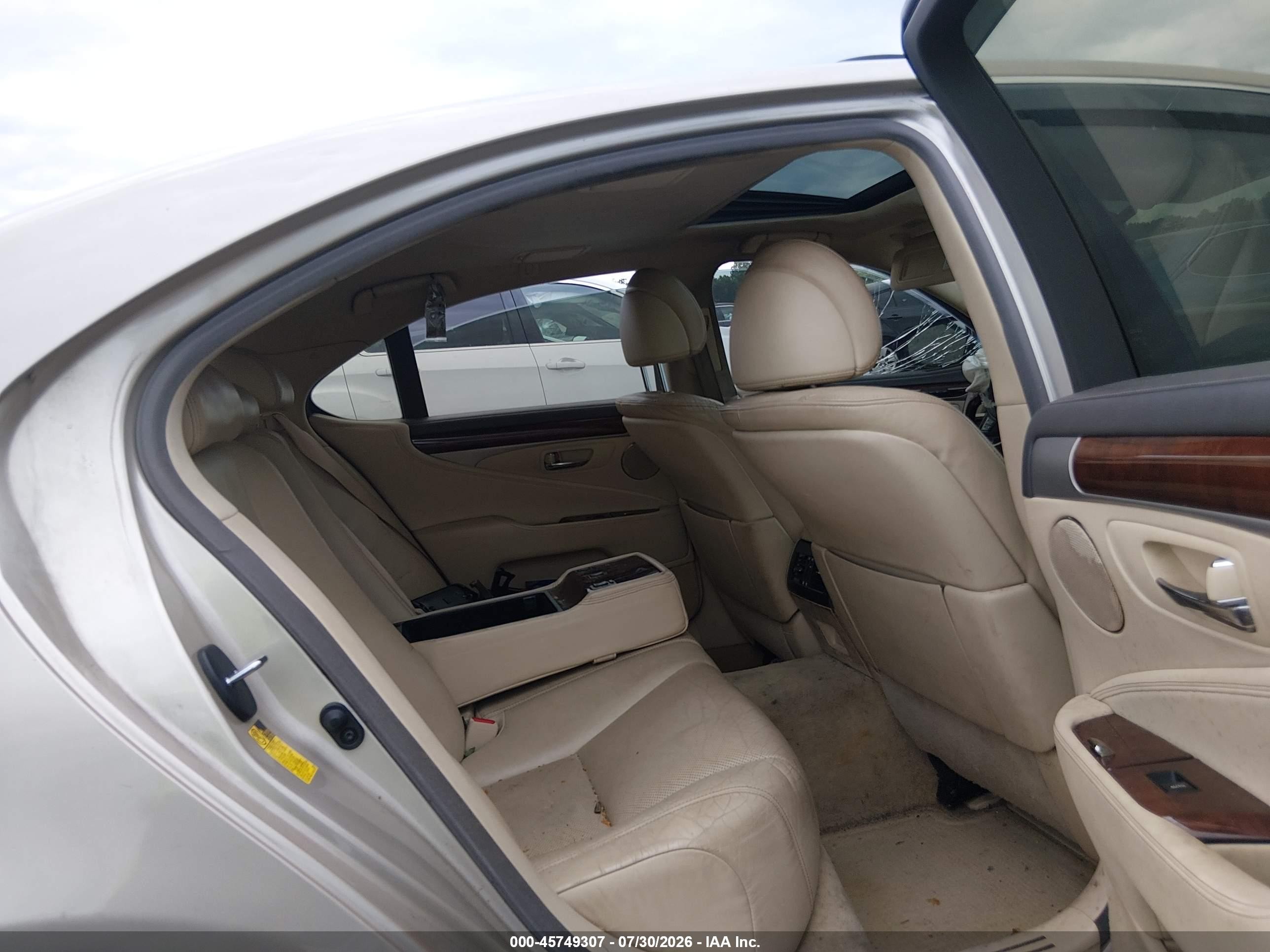 2015 Lexus Ls 460   Champagne vin: JTHCL5EF8F5023566