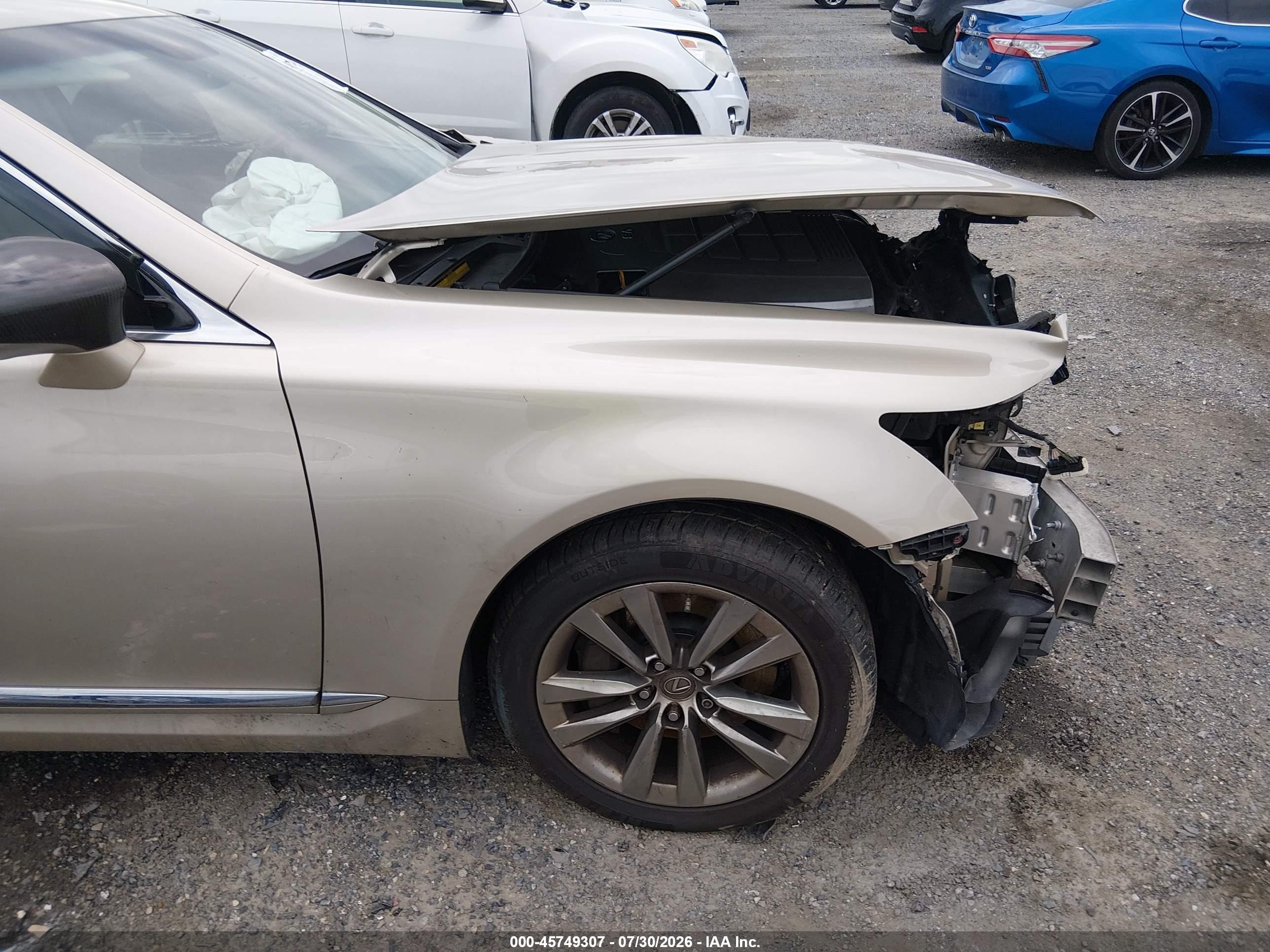 2015 Lexus Ls 460   Champagne vin: JTHCL5EF8F5023566