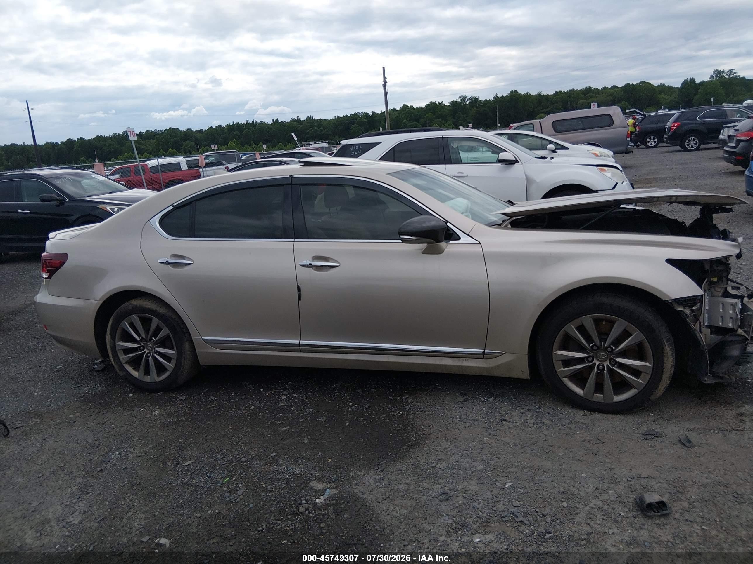 2015 Lexus Ls 460   Champagne vin: JTHCL5EF8F5023566