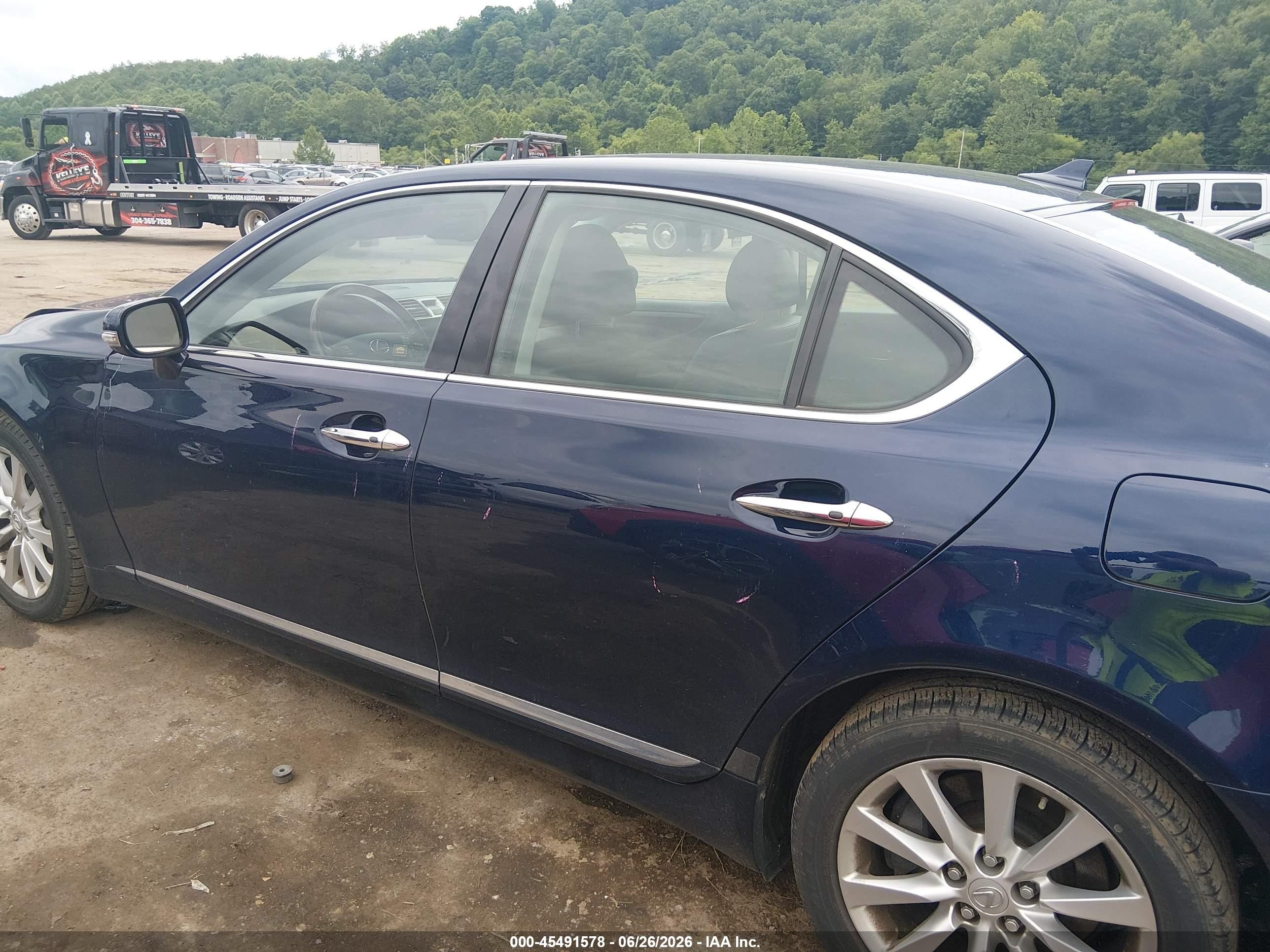 2010 Lexus Ls 460   Синий vin: JTHCL5EF9A5005683