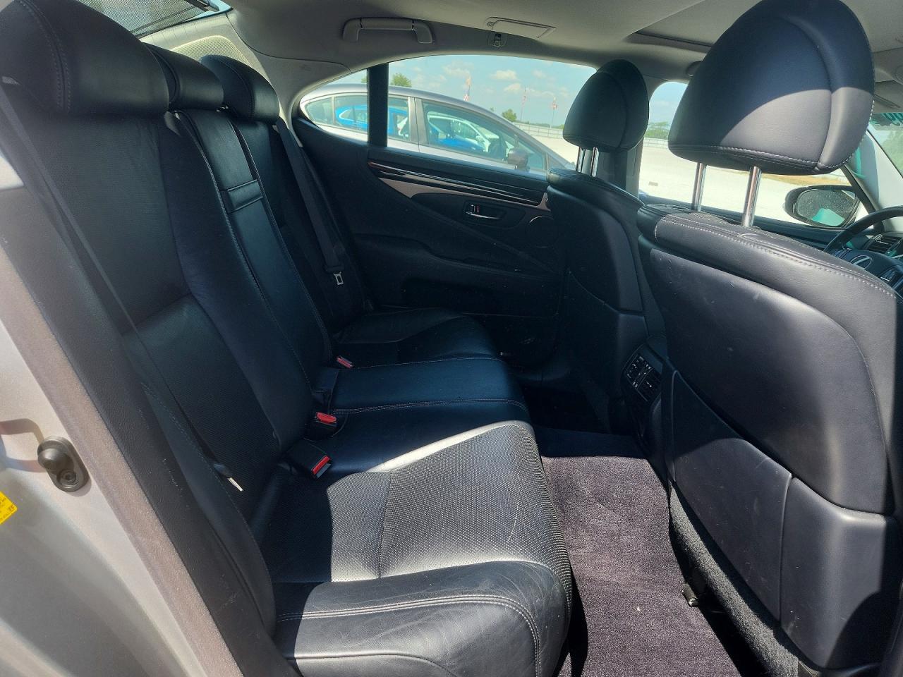 2014 Lexus Ls 460 Серебряный vin: JTHCL5EF9E5021677