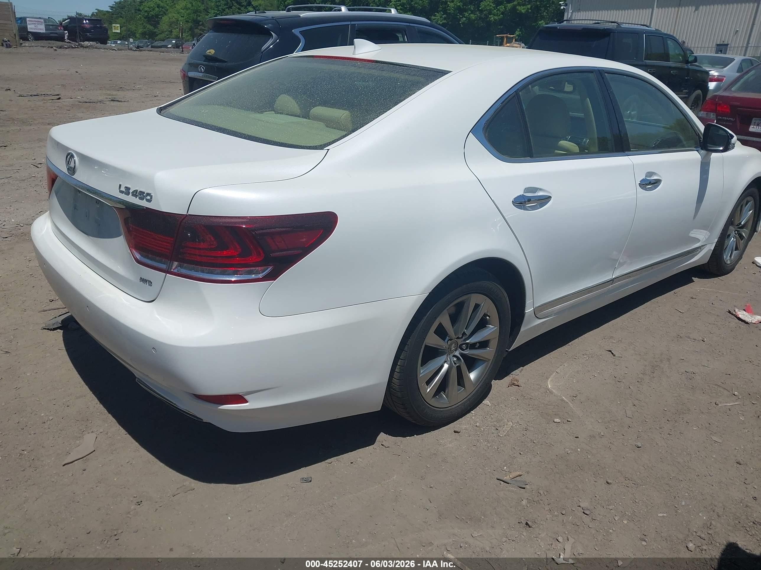 2015 Lexus Ls 460   White vin: JTHCL5EF9F5024810