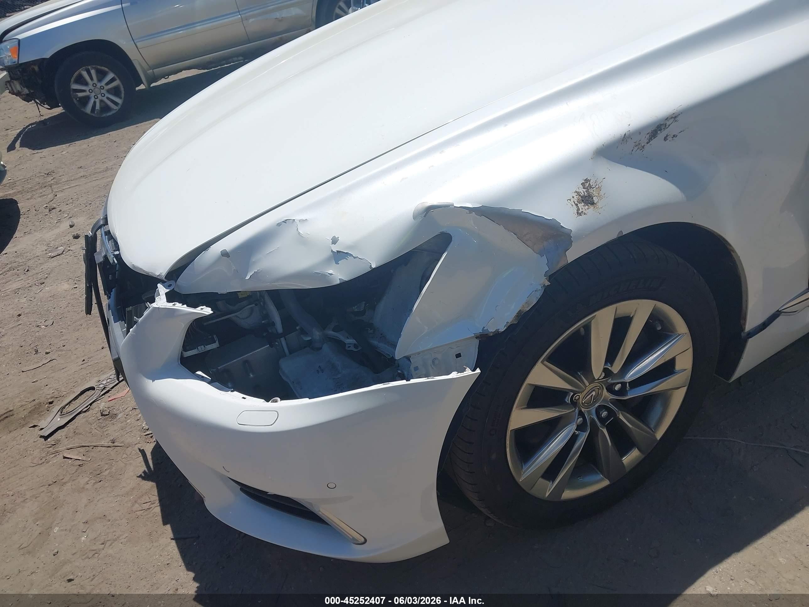2015 Lexus Ls 460   White vin: JTHCL5EF9F5024810