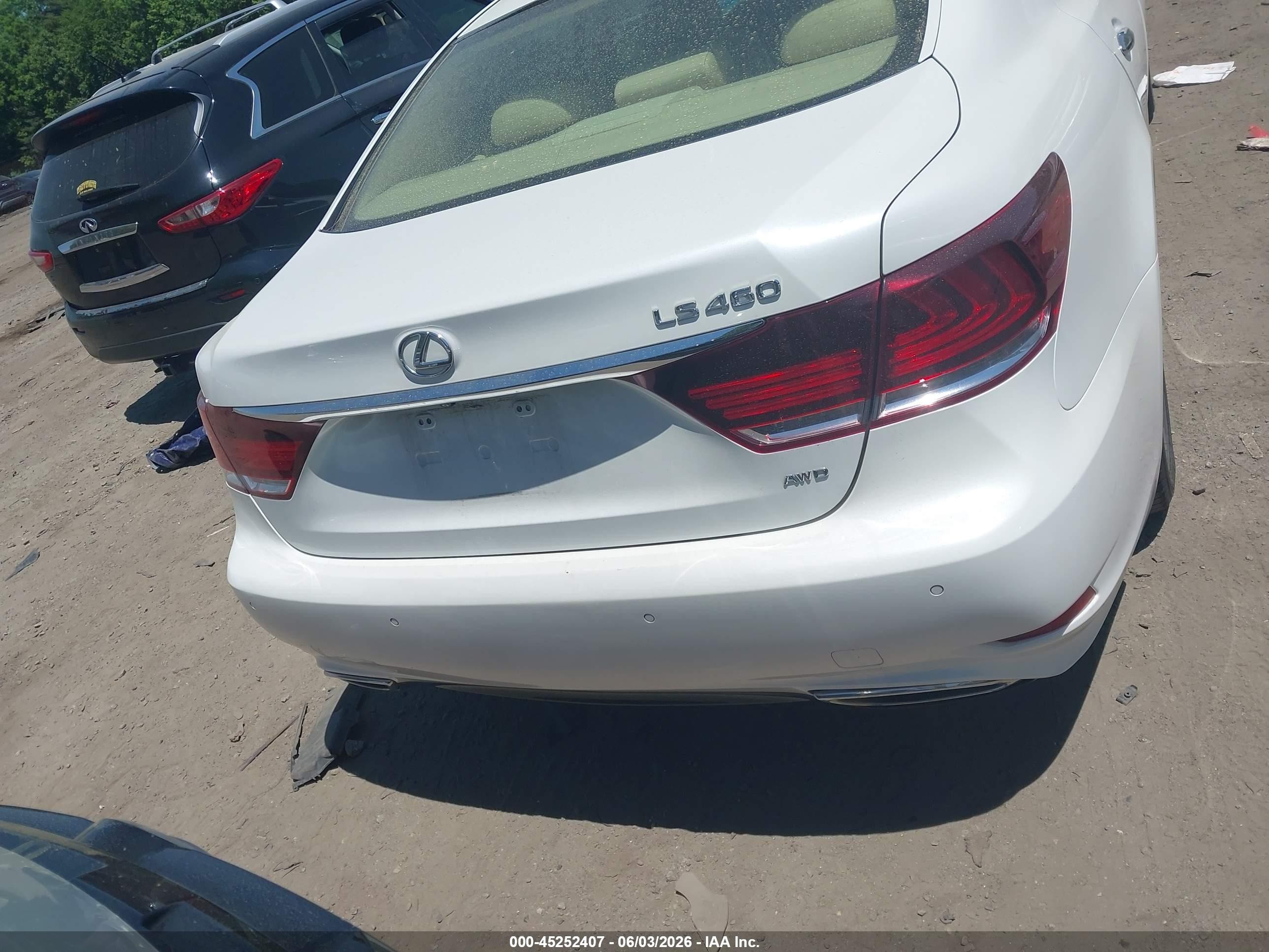 2015 Lexus Ls 460   White vin: JTHCL5EF9F5024810