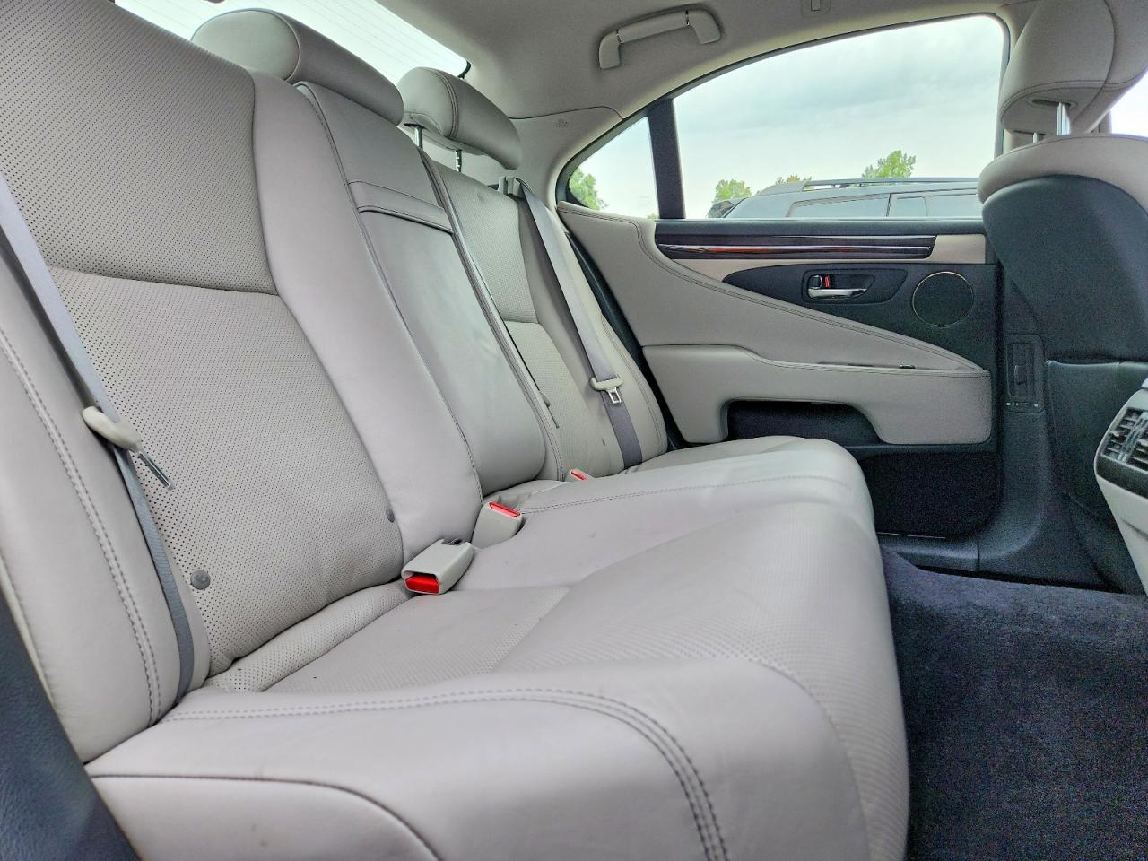 2015 Lexus Ls 460 Charcoal vin: JTHCL5EF9F5025343