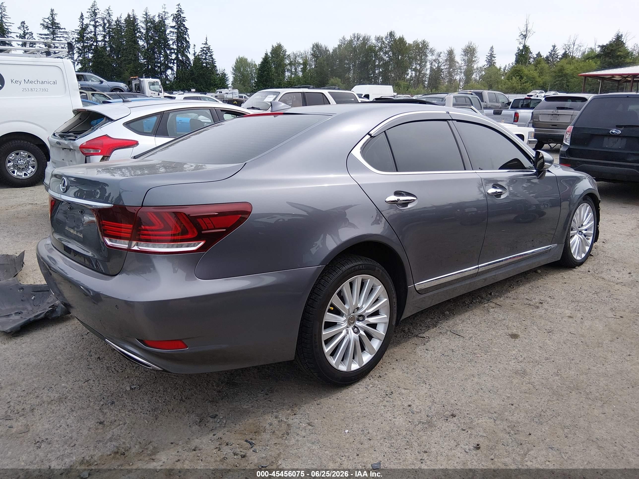 2015 Lexus Ls 460   Blue vin: JTHCL5EFXF5023990