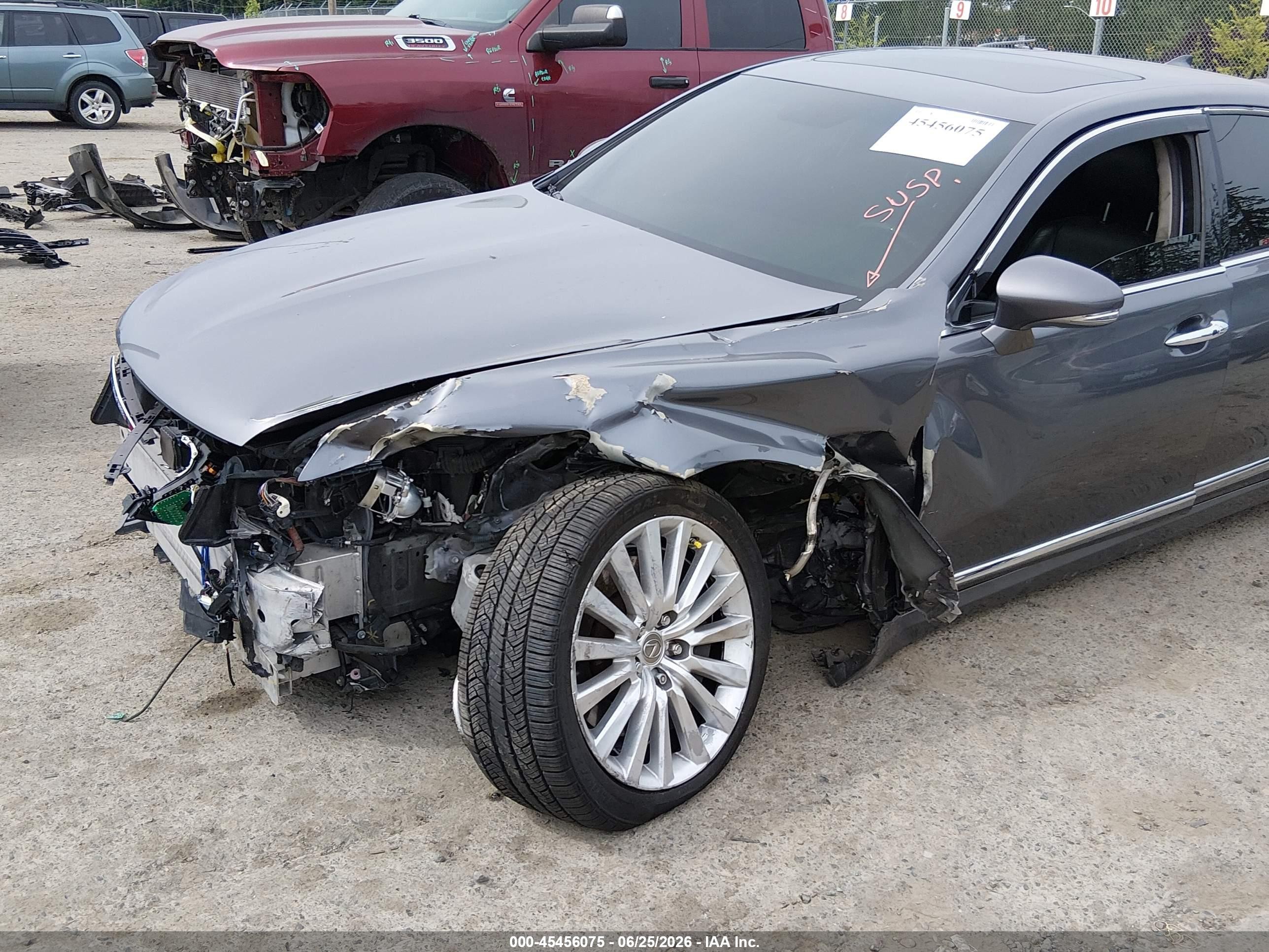2015 Lexus Ls 460   Blue vin: JTHCL5EFXF5023990