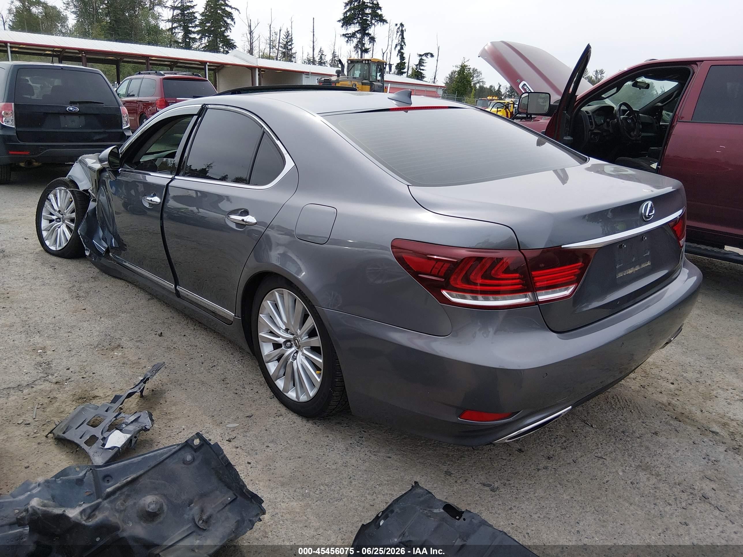 2015 Lexus Ls 460   Blue vin: JTHCL5EFXF5023990