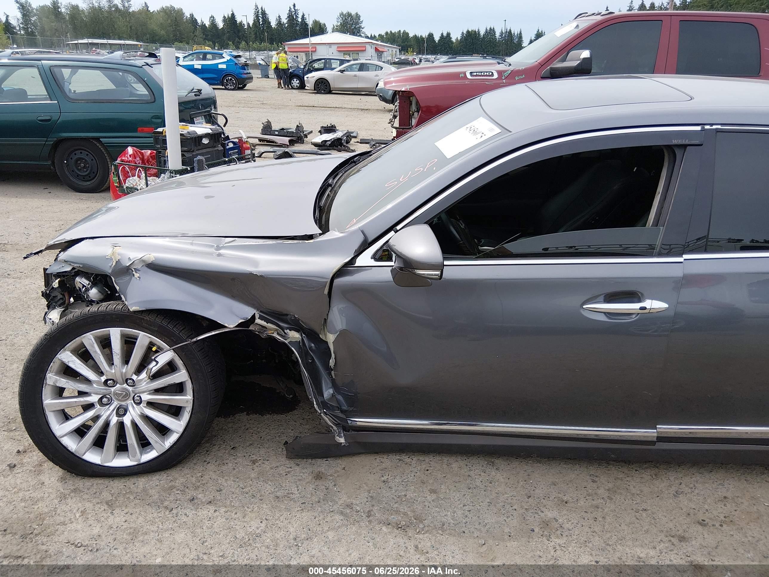 2015 Lexus Ls 460   Blue vin: JTHCL5EFXF5023990