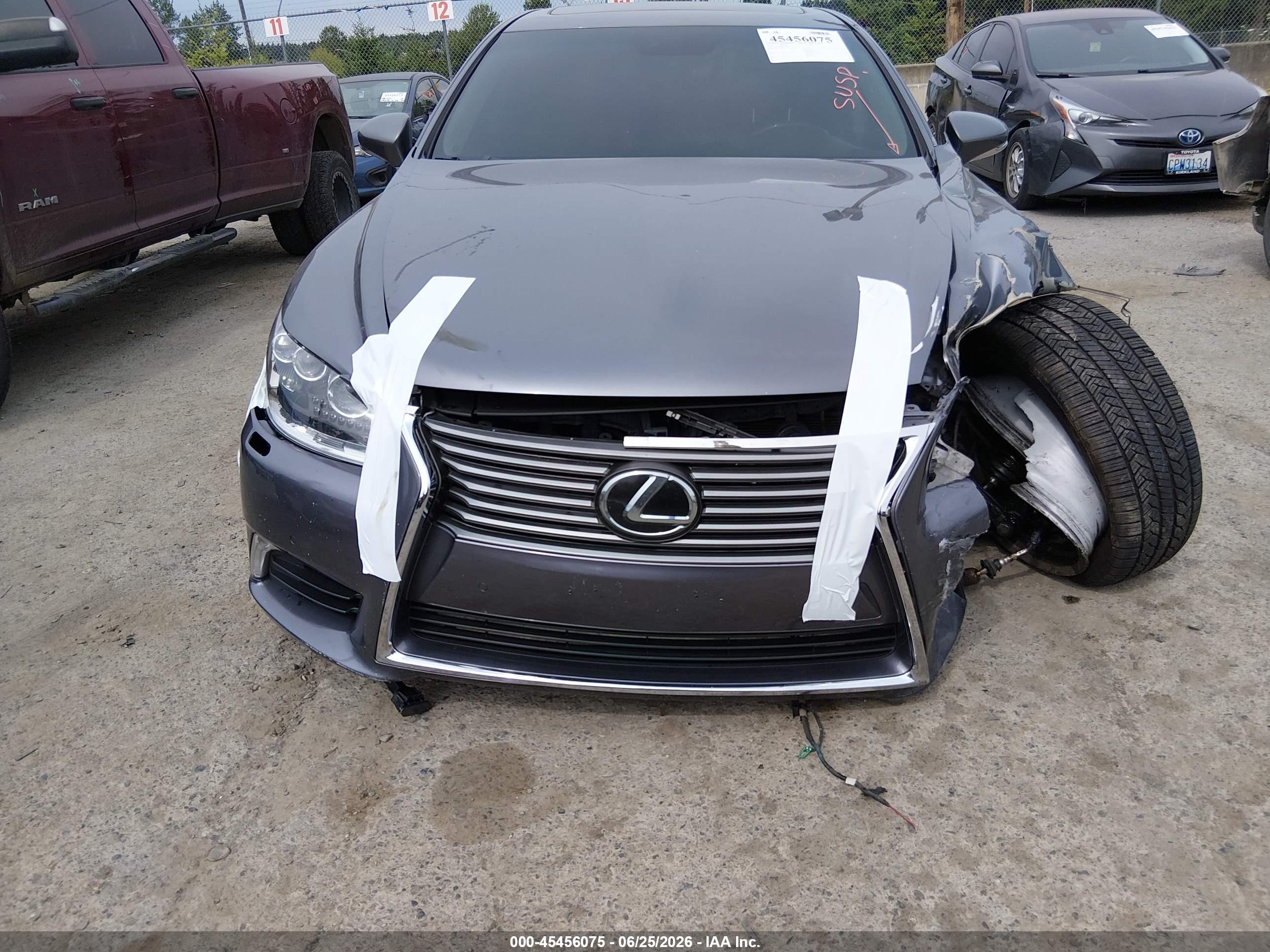 2015 Lexus Ls 460   Blue vin: JTHCL5EFXF5023990