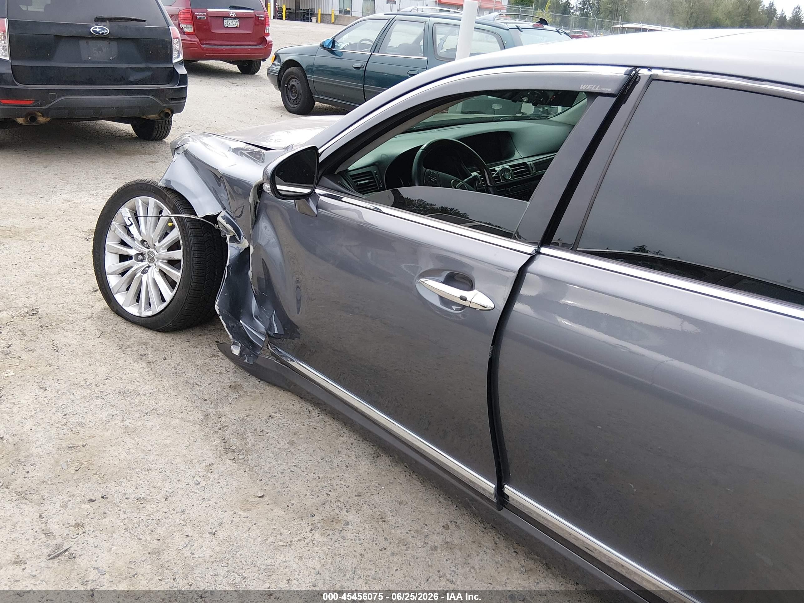 2015 Lexus Ls 460   Blue vin: JTHCL5EFXF5023990