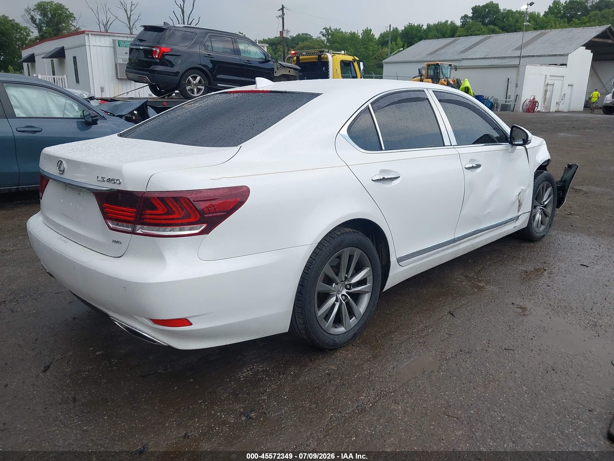 2015 Lexus Ls 460   White vin: JTHCL5EFXF5025223