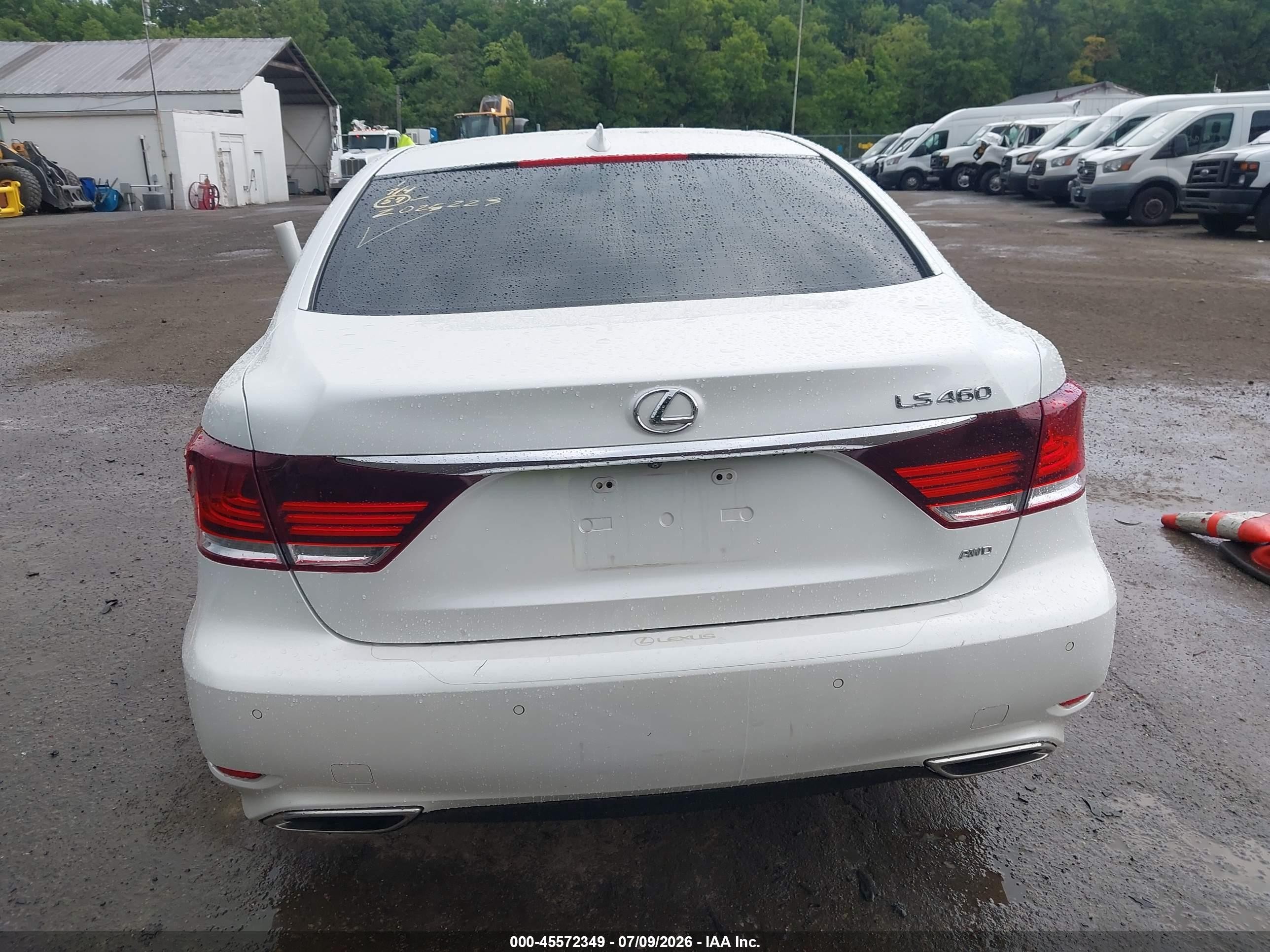 2015 Lexus Ls 460   White vin: JTHCL5EFXF5025223