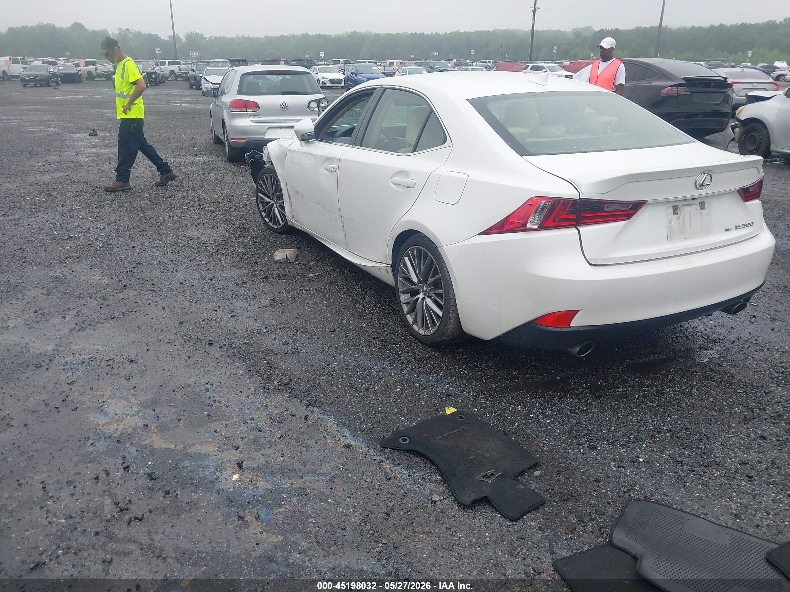 2016 Lexus Is 300 White vin: JTHCM1D22G5006963