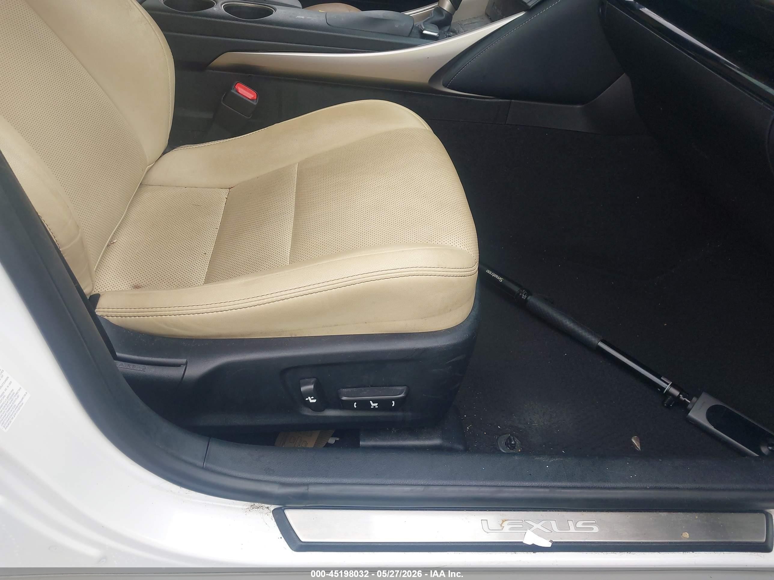 2016 Lexus Is 300 White vin: JTHCM1D22G5006963
