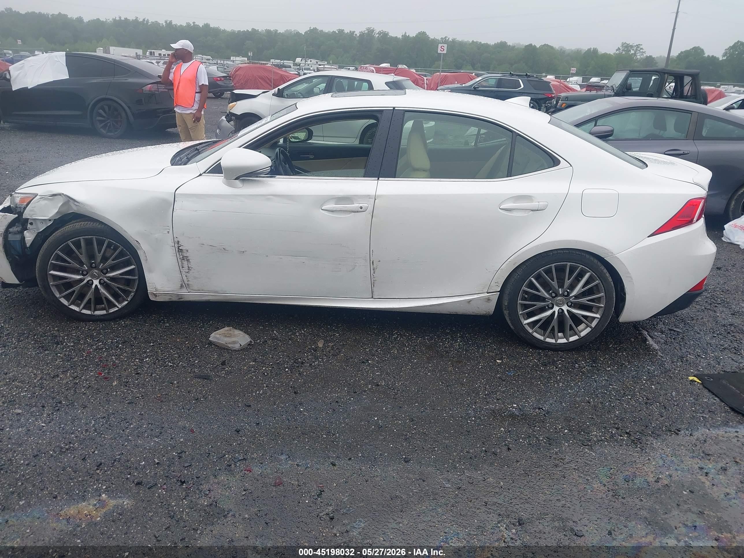 2016 Lexus Is 300 White vin: JTHCM1D22G5006963