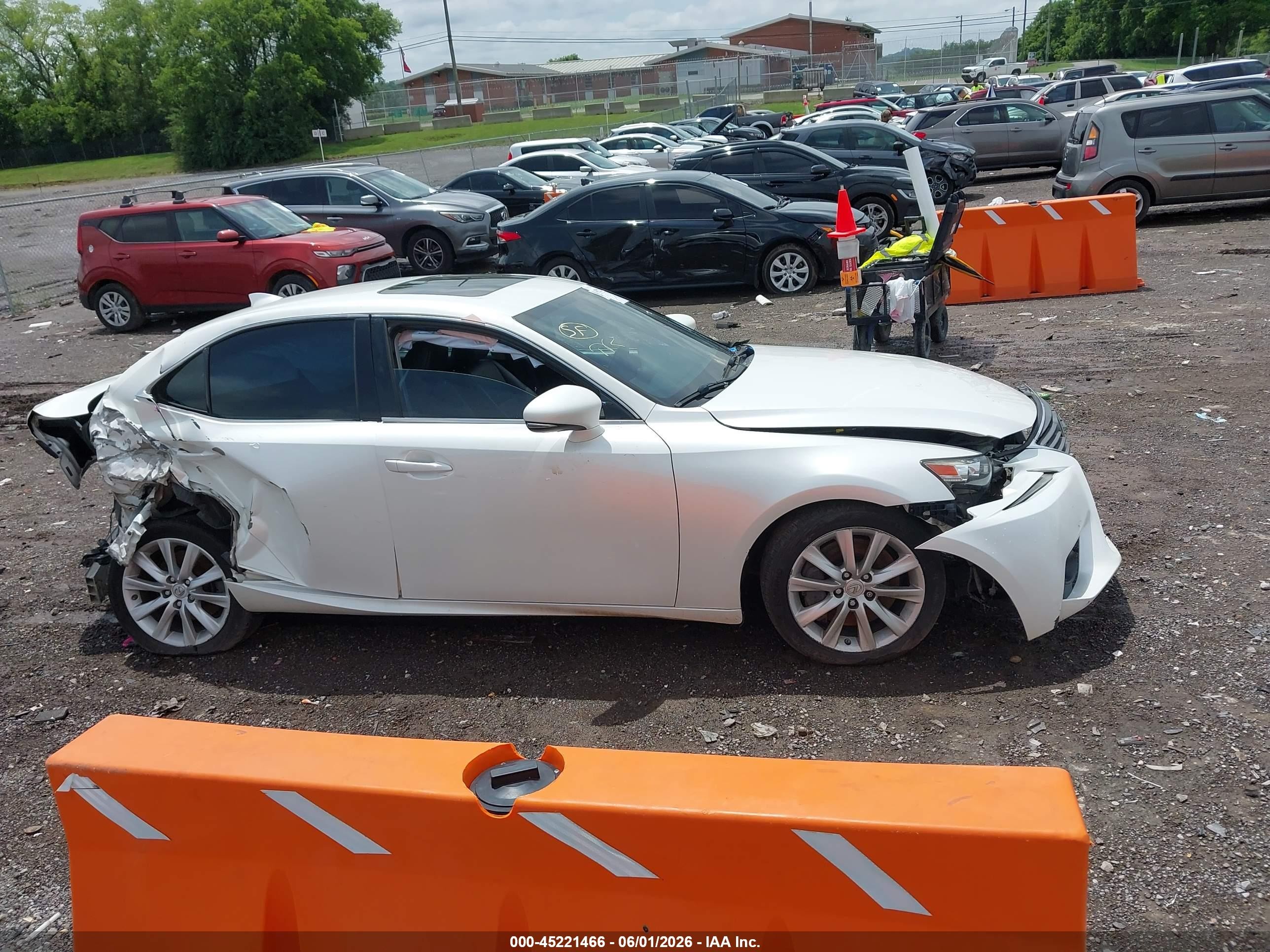 2016 Lexus Is 300 White vin: JTHCM1D24G5003305