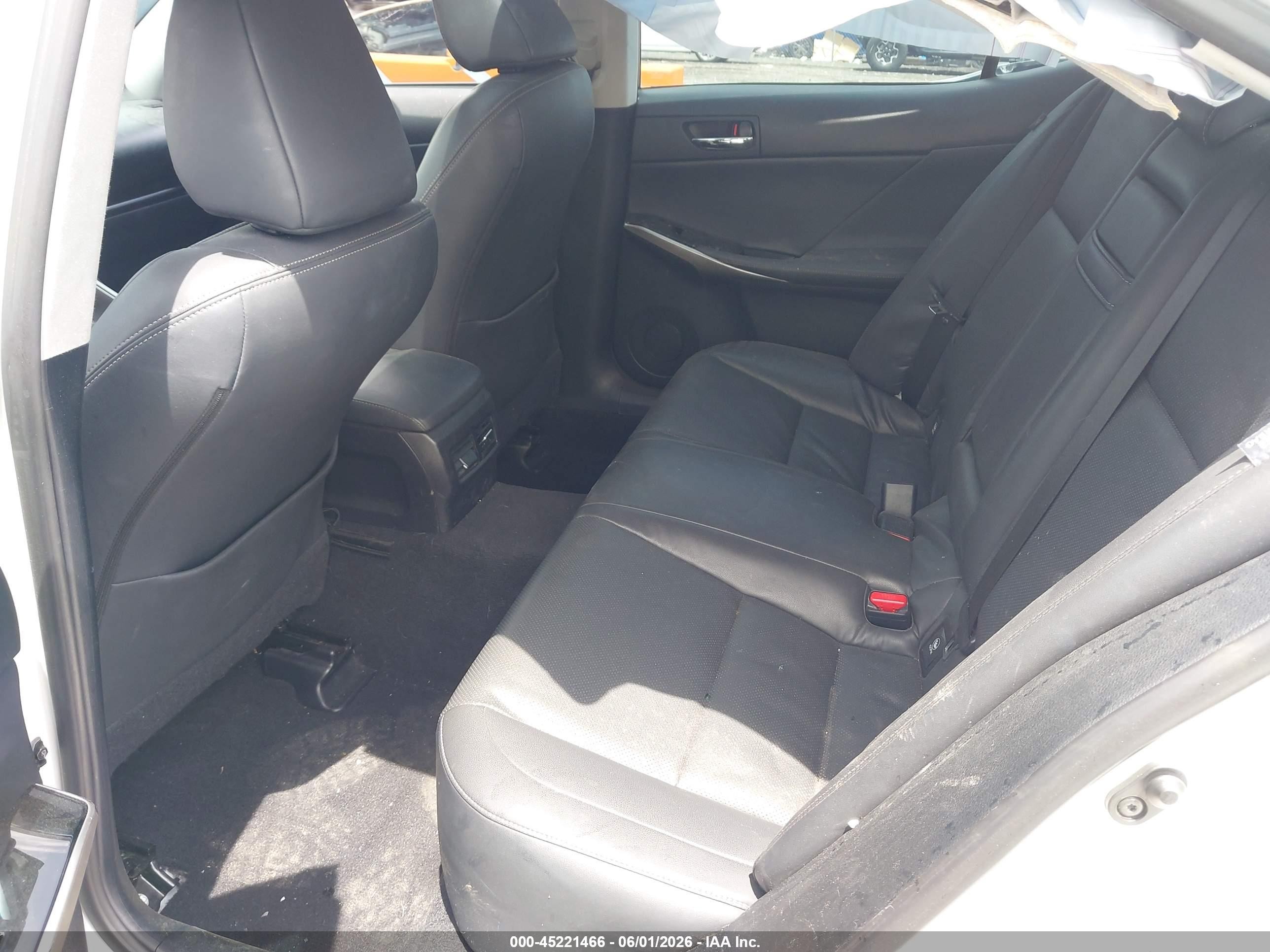 2016 Lexus Is 300 White vin: JTHCM1D24G5003305