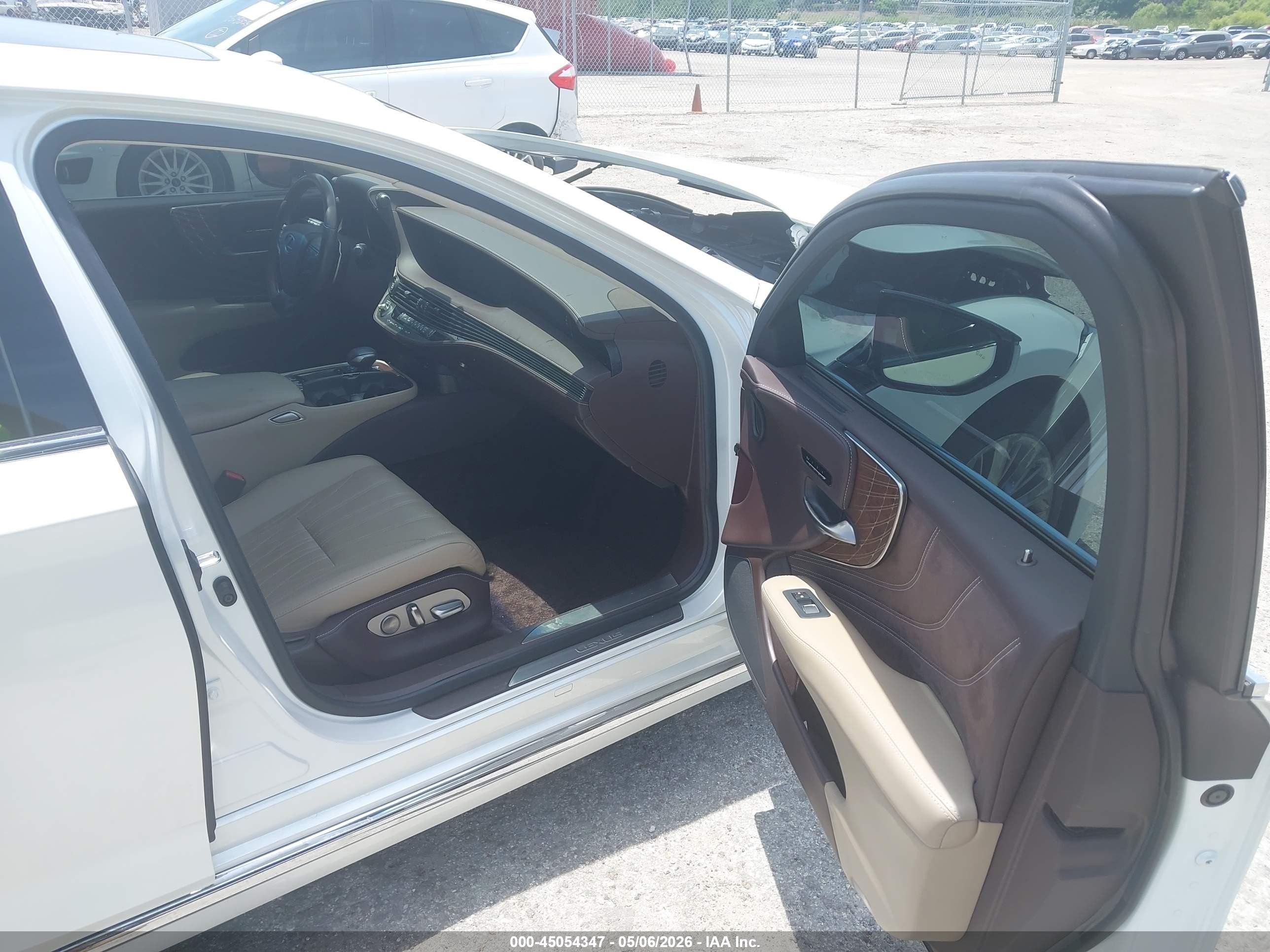 2020 Lexus Ls 500 White vin: JTHD51FF1L5013026